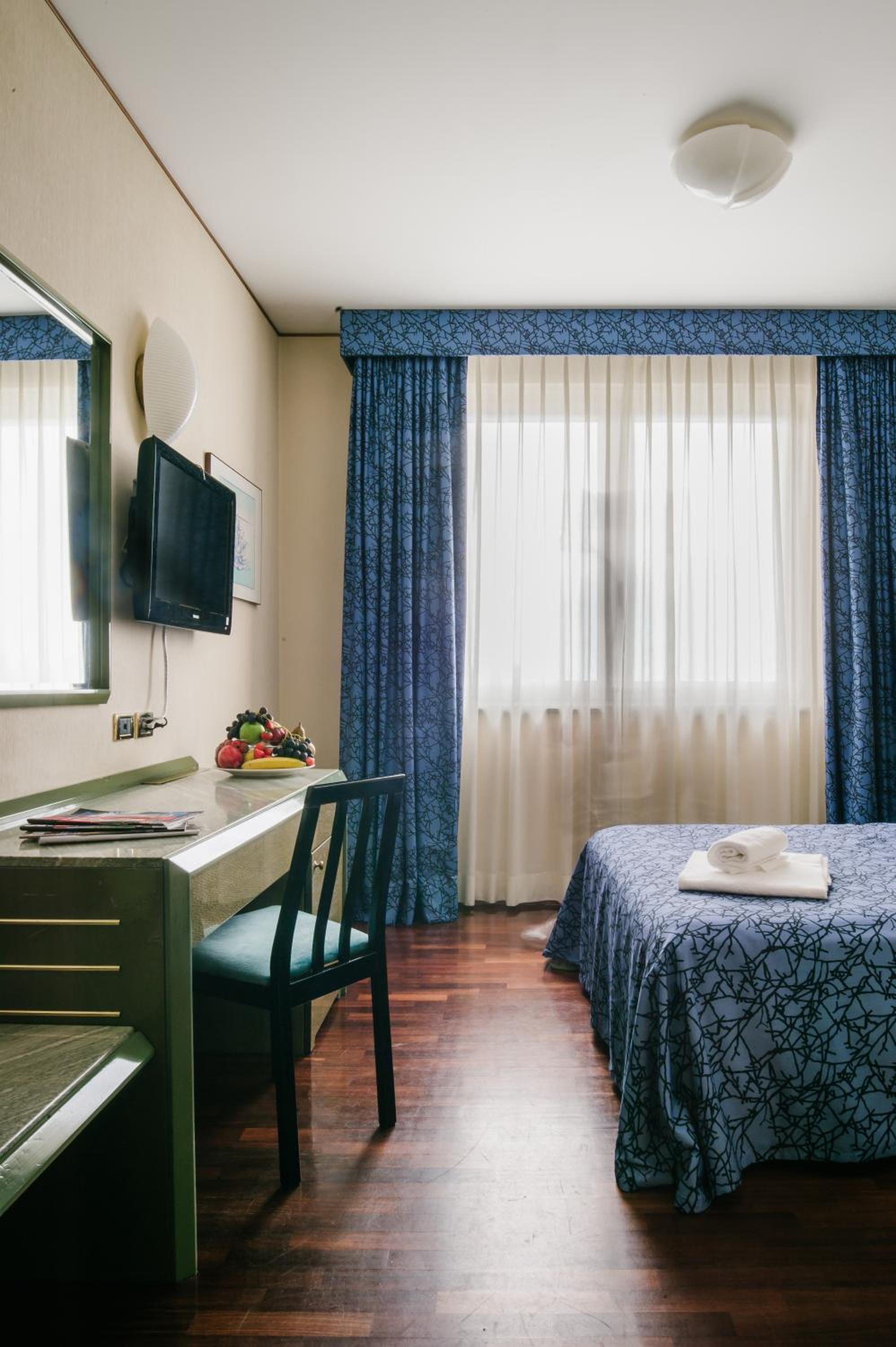Standard Double Room - Photo 2