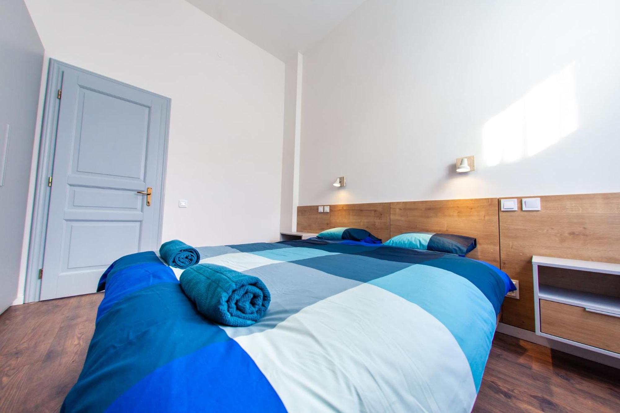 One-Bedroom Apartment - Photo 4