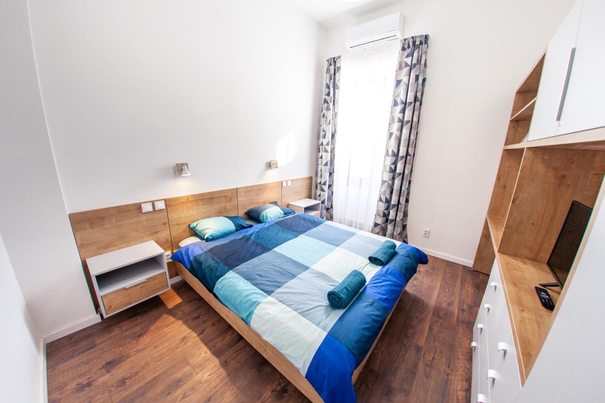 One-Bedroom Apartment - Photo 7