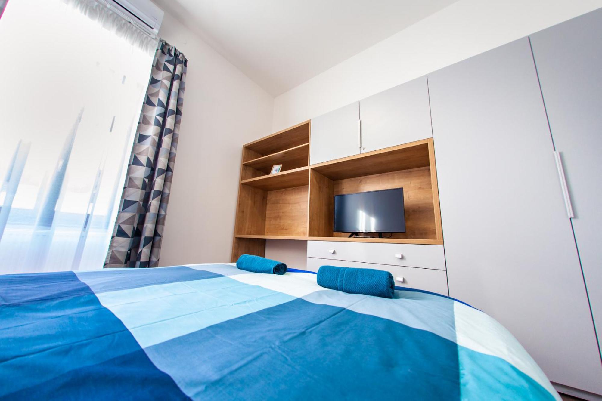 One-Bedroom Apartment - Photo 12