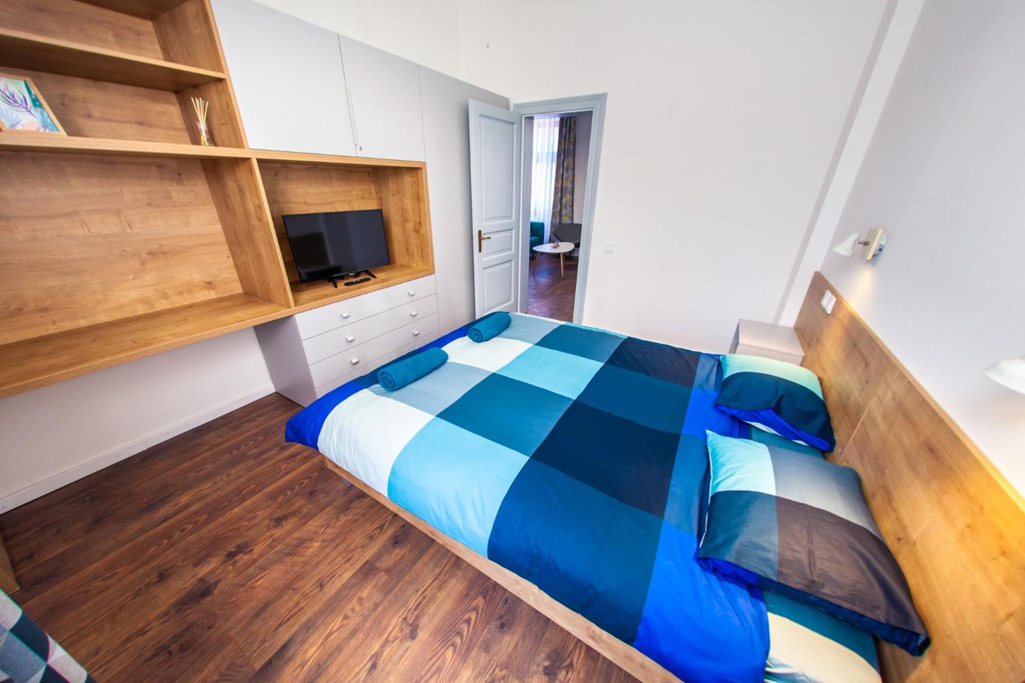 One-Bedroom Apartment - Photo 13