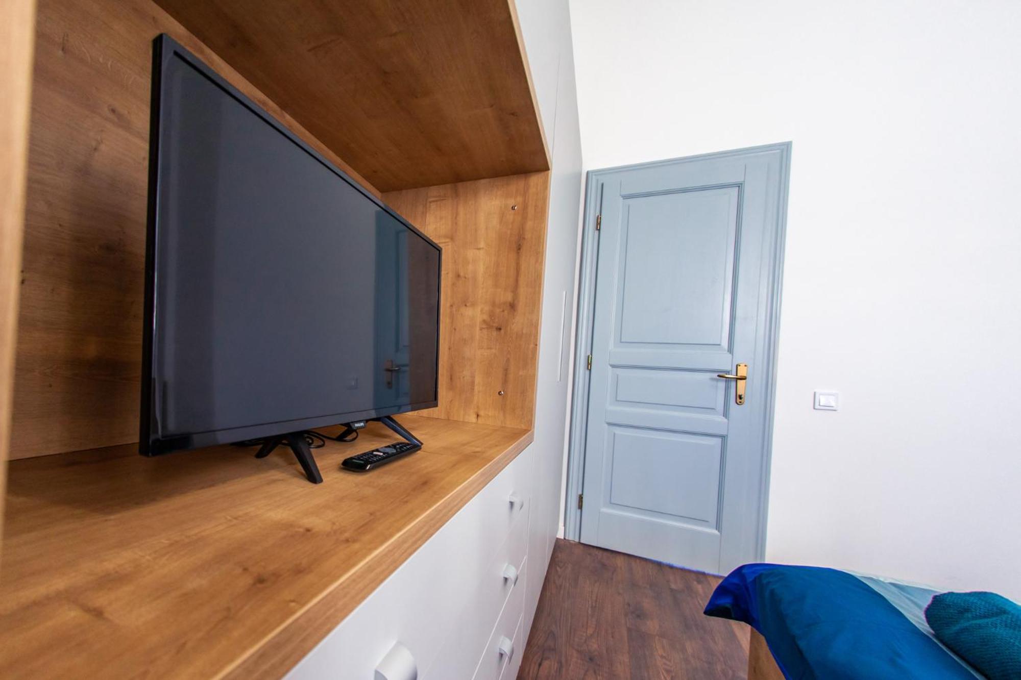 One-Bedroom Apartment - Photo 15