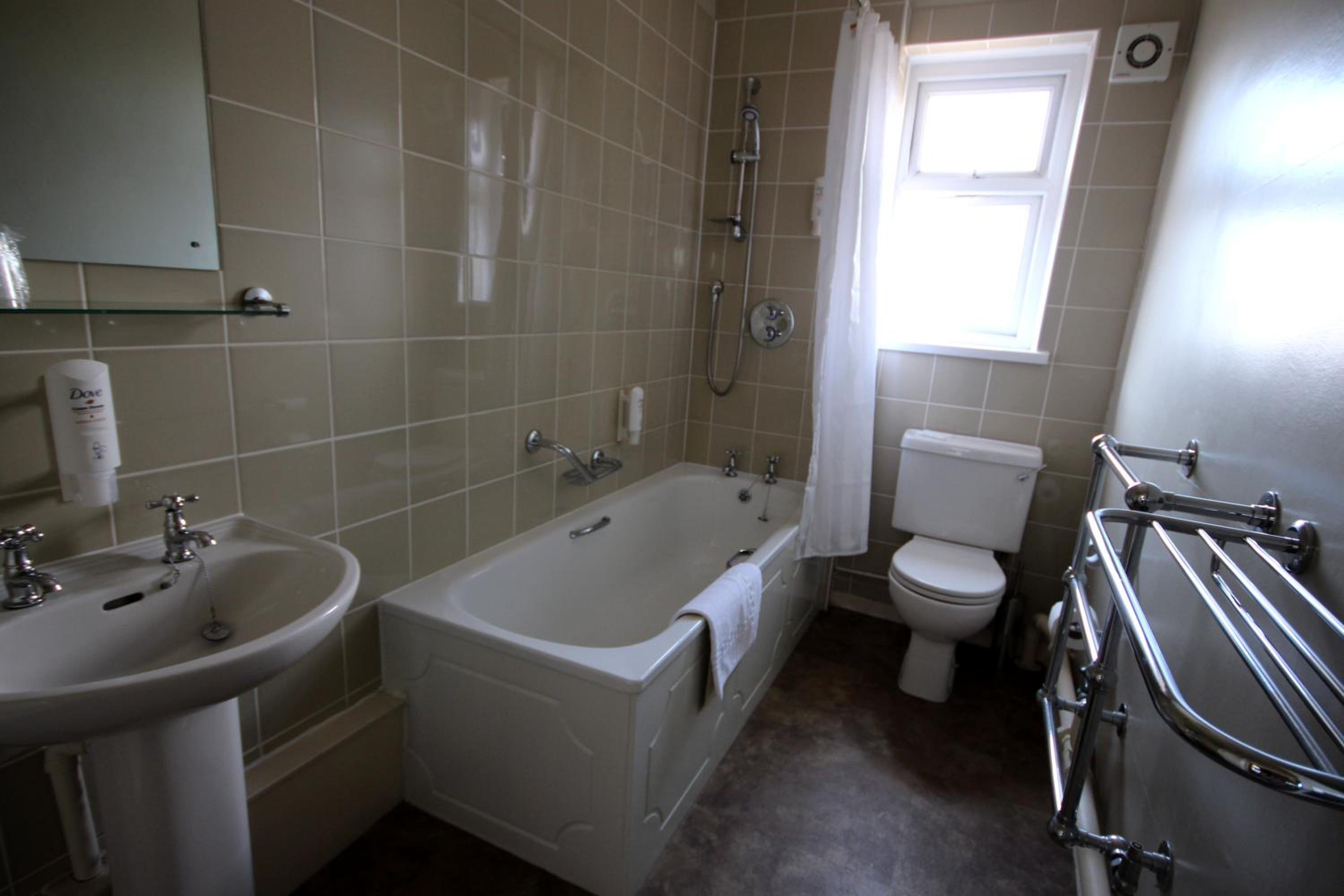 Twin Room - Photo 4