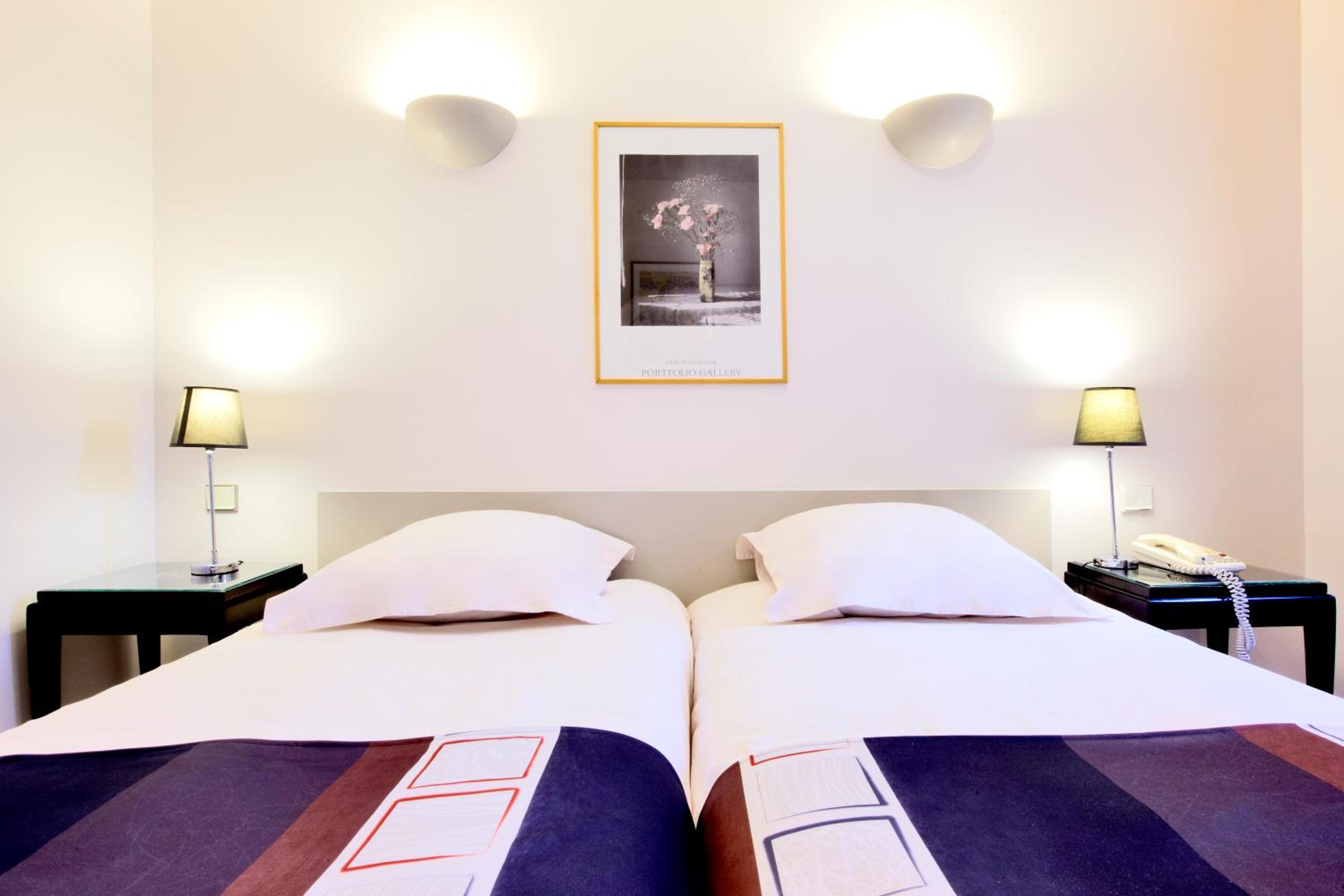 Twin Room - Photo 1