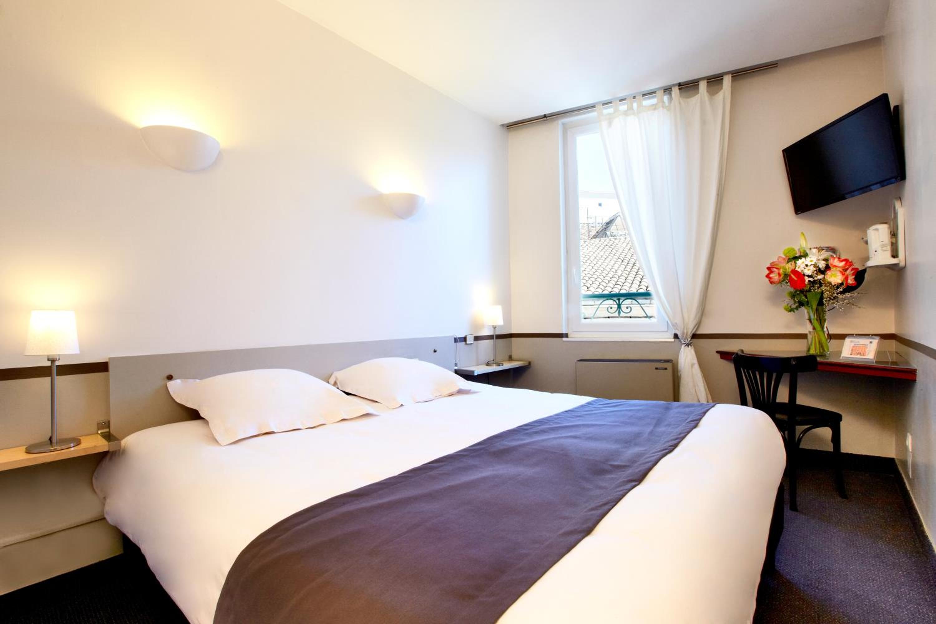 Double Room - Photo 5