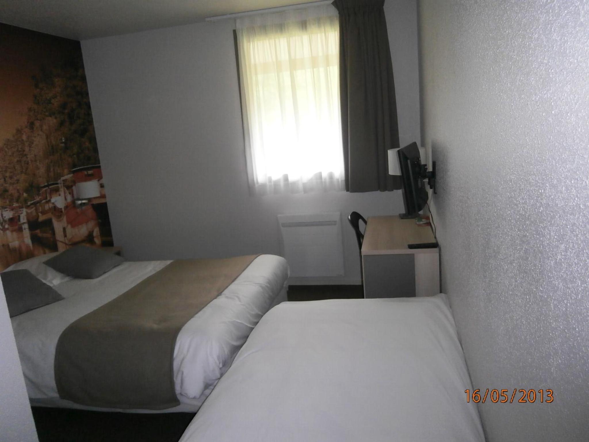 Double Room with Extra Bed (2 Adults + 1 Child) photo 2