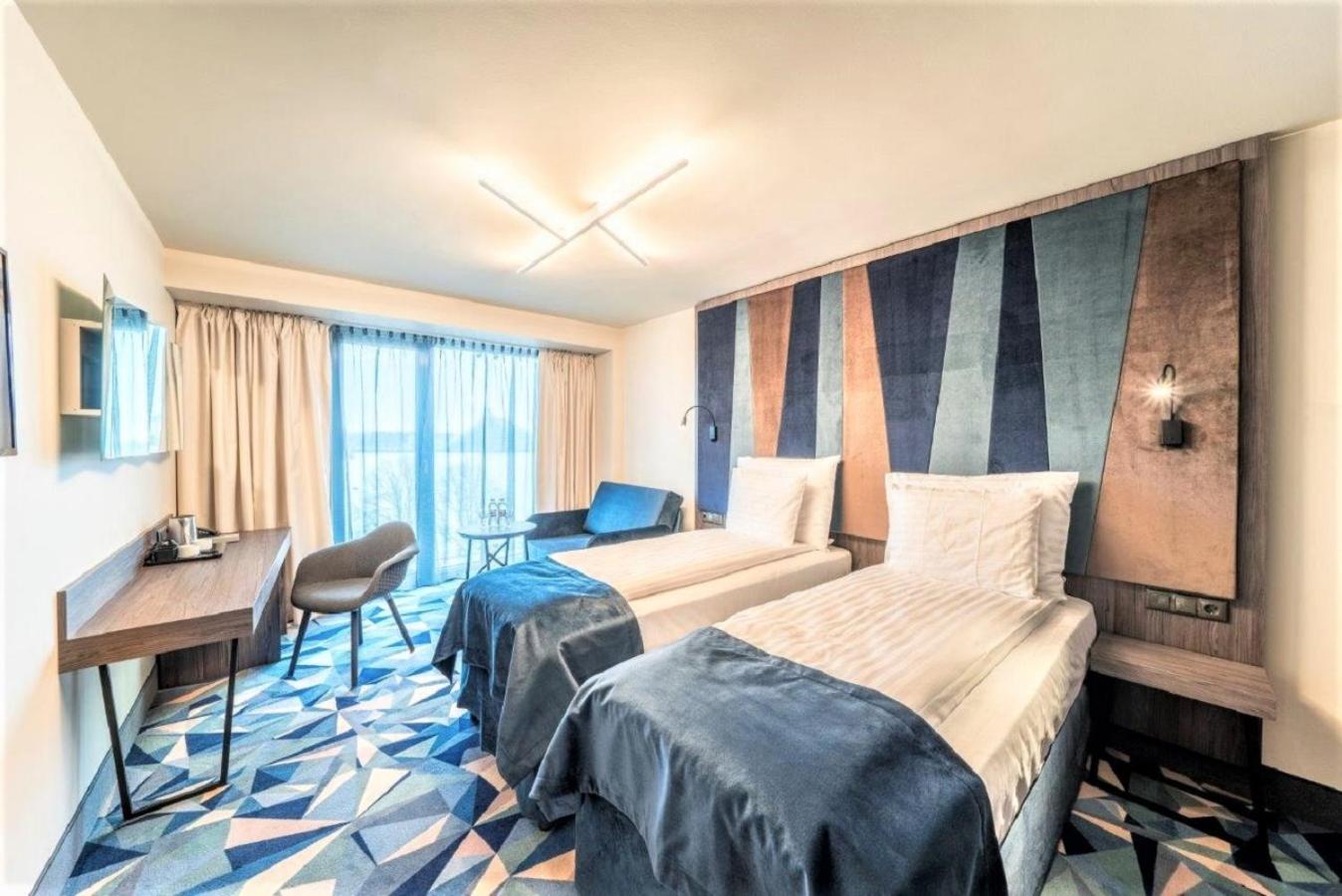 "Riverside" Double or Twin Room - Photo 3