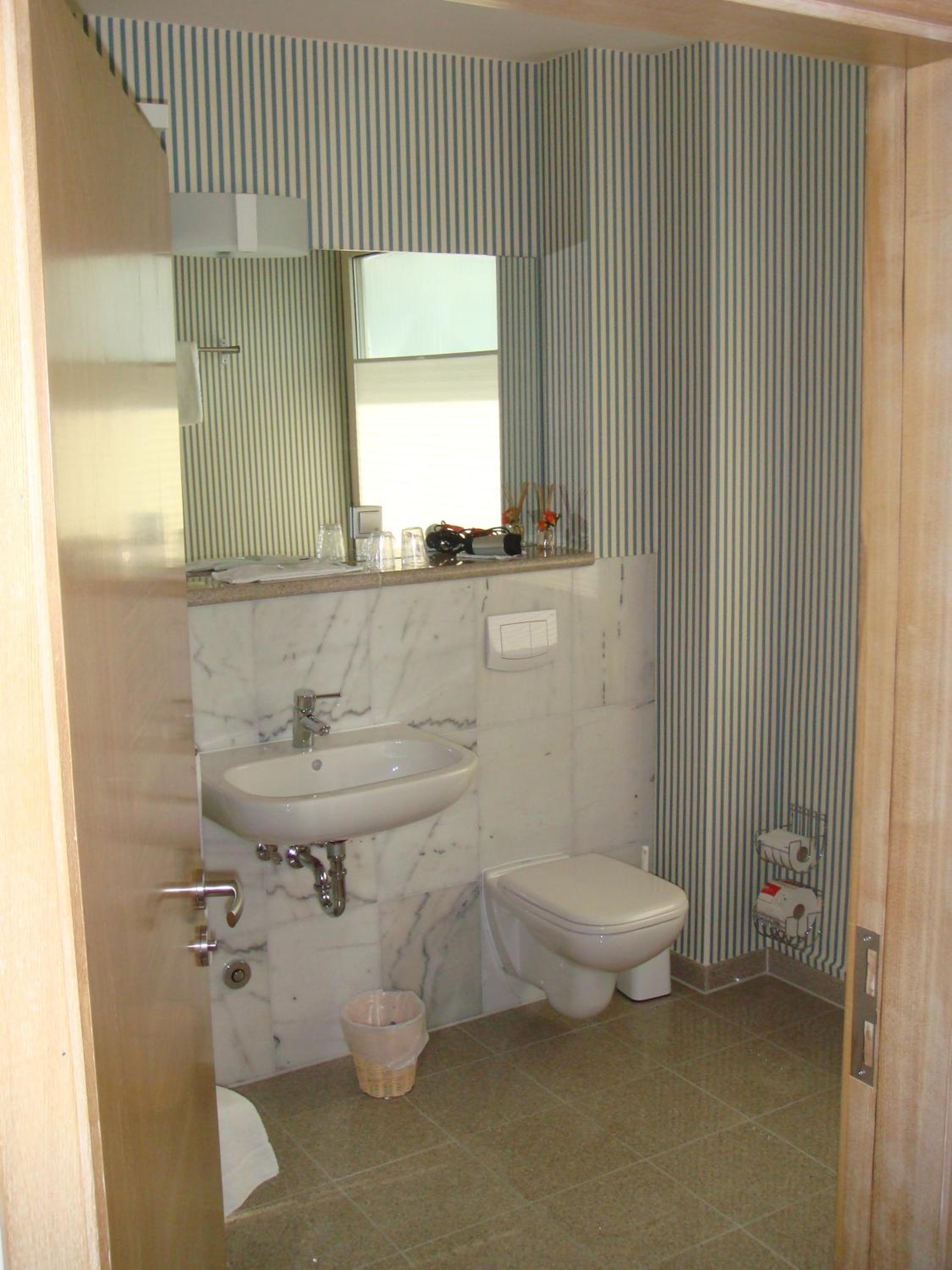 Double Room - Photo 5