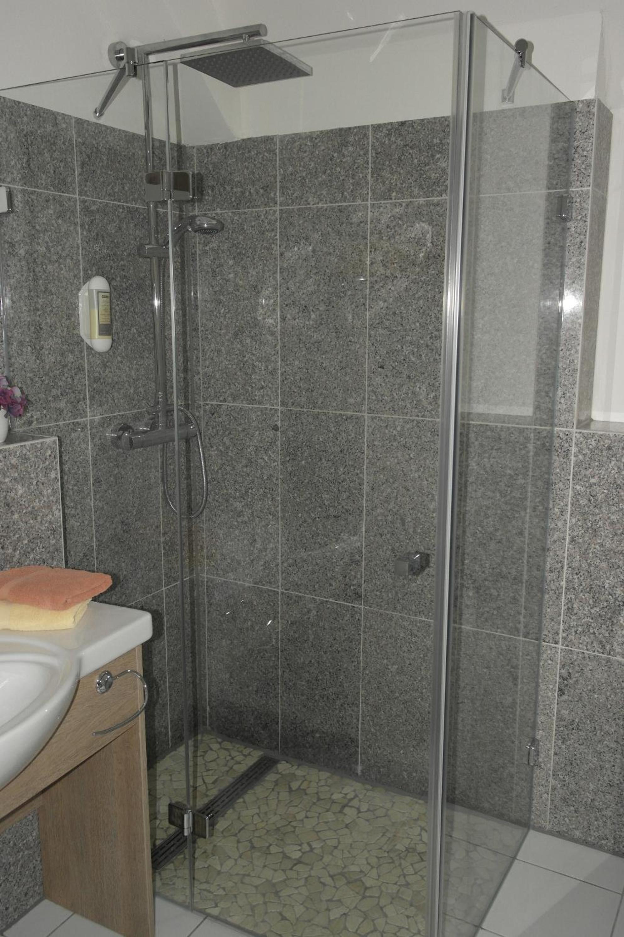Double Room - Photo 20