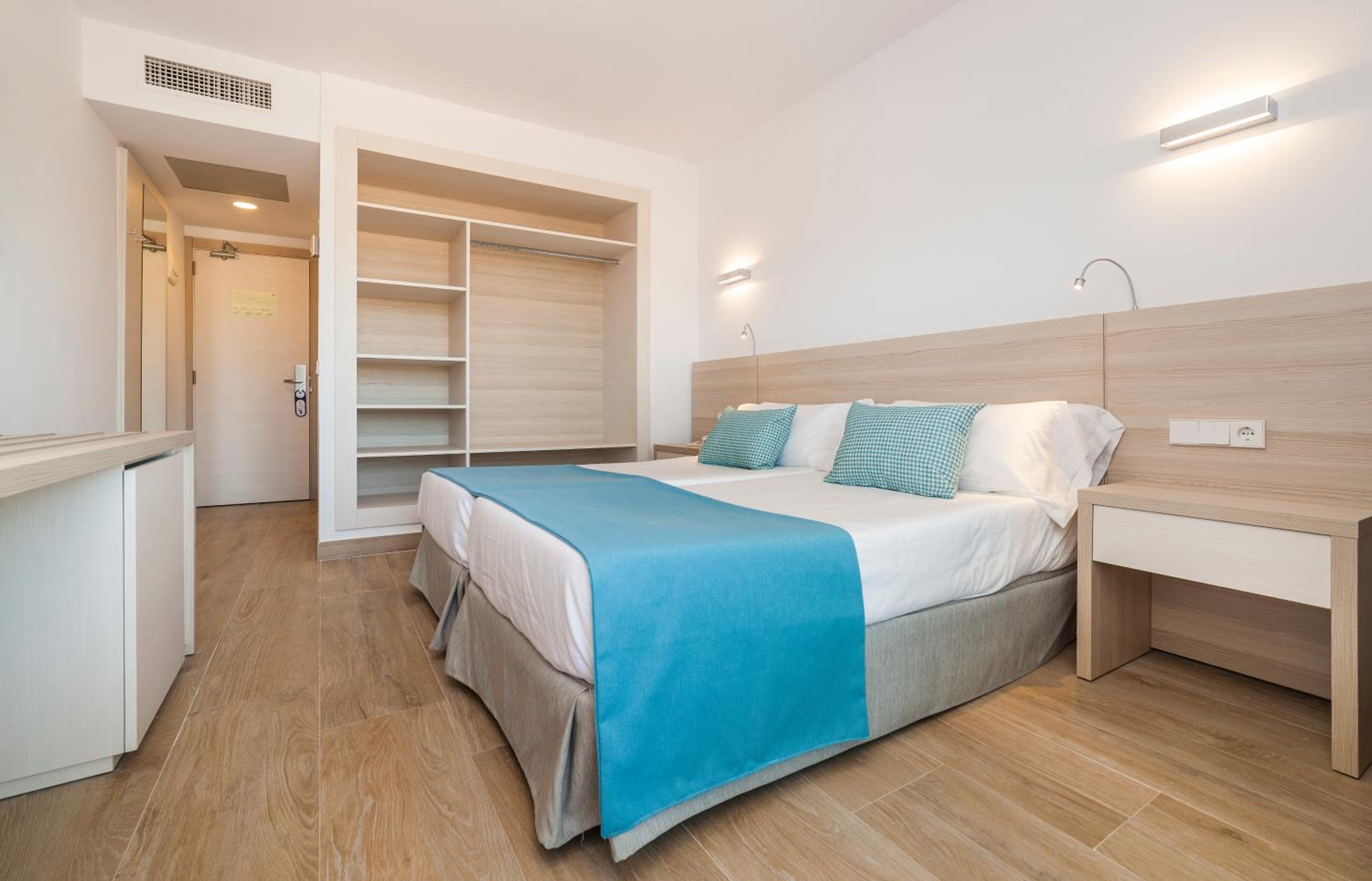 Twin Room - Photo 7