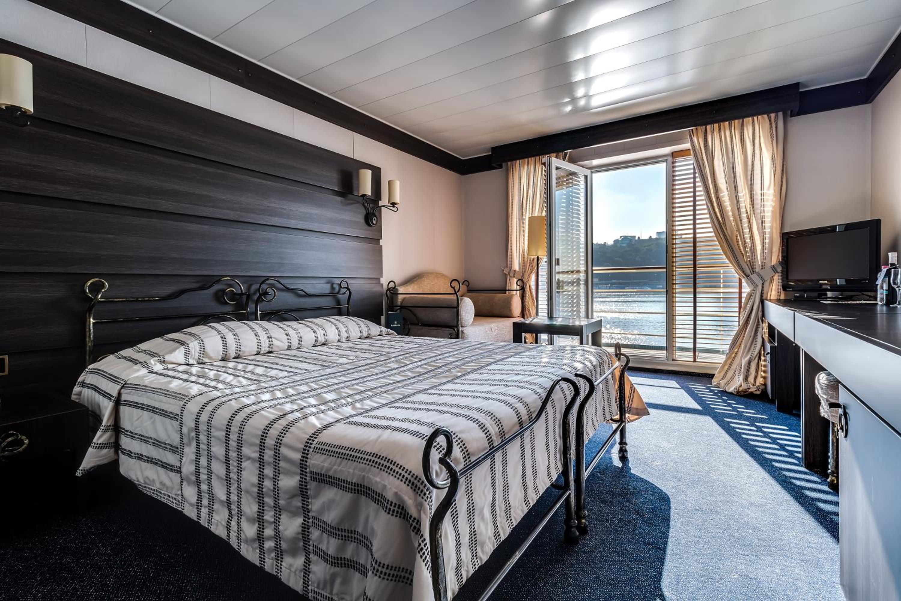 Classic Double Room with River View