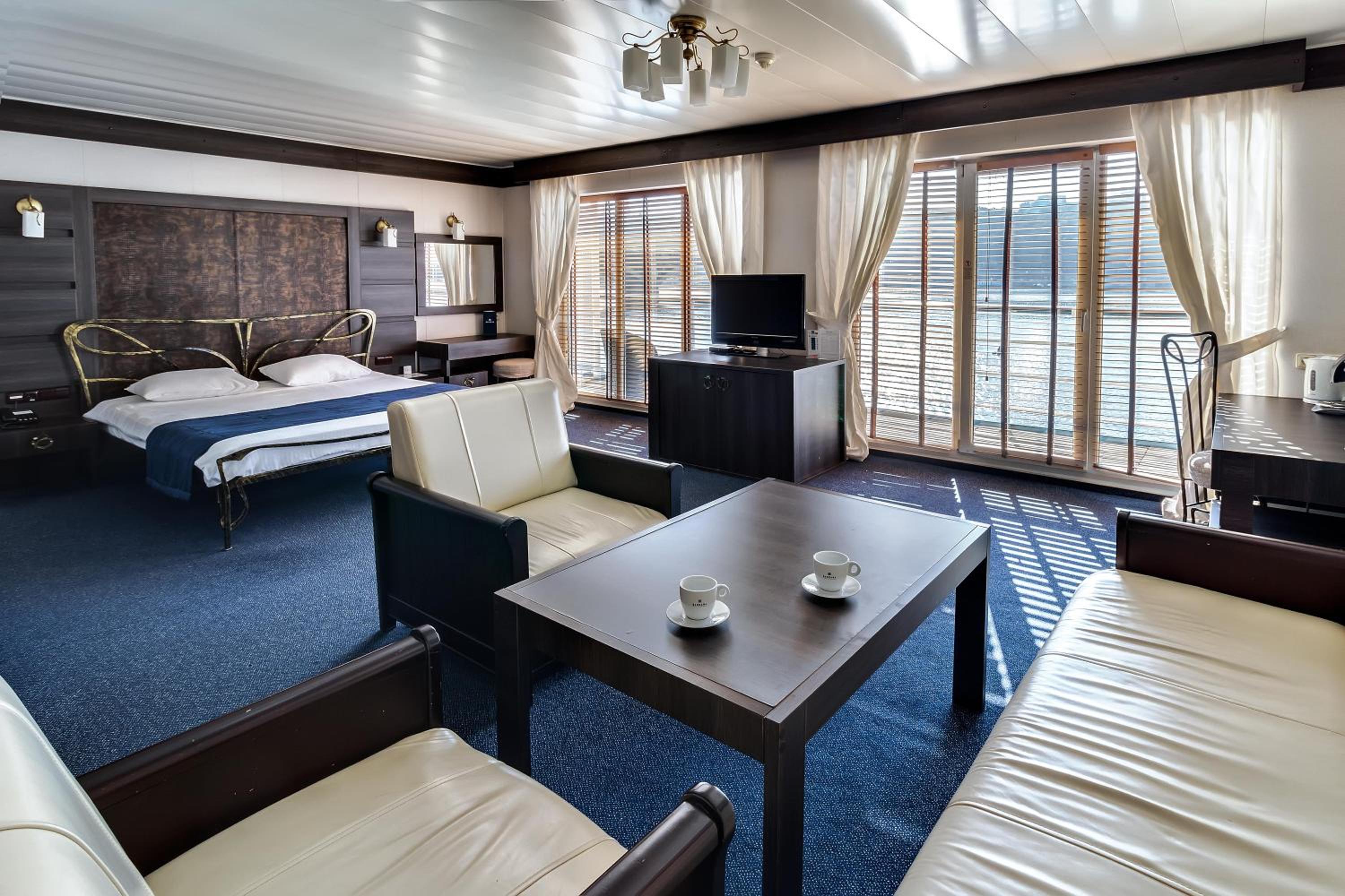 Deluxe Double Room with River View