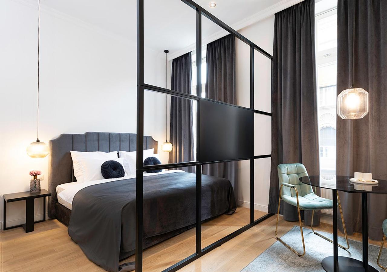 Studio Apartment - Photo 12