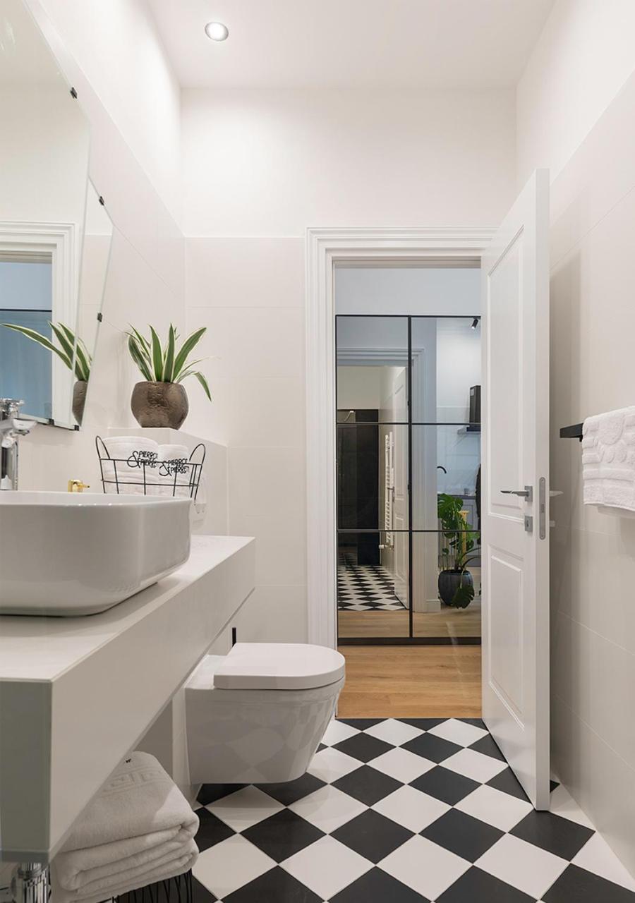 Studio Apartment - Photo 9