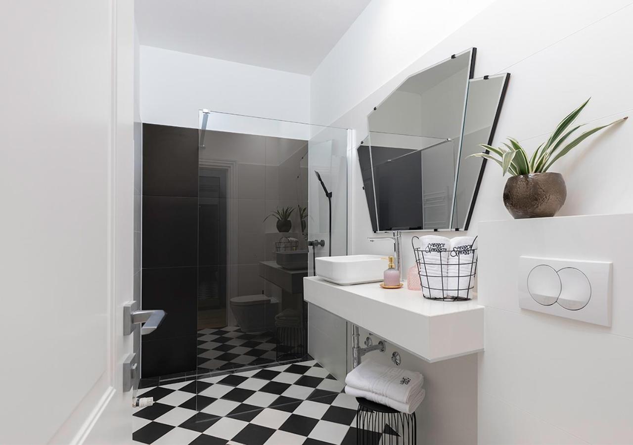 Studio Apartment - Photo 5