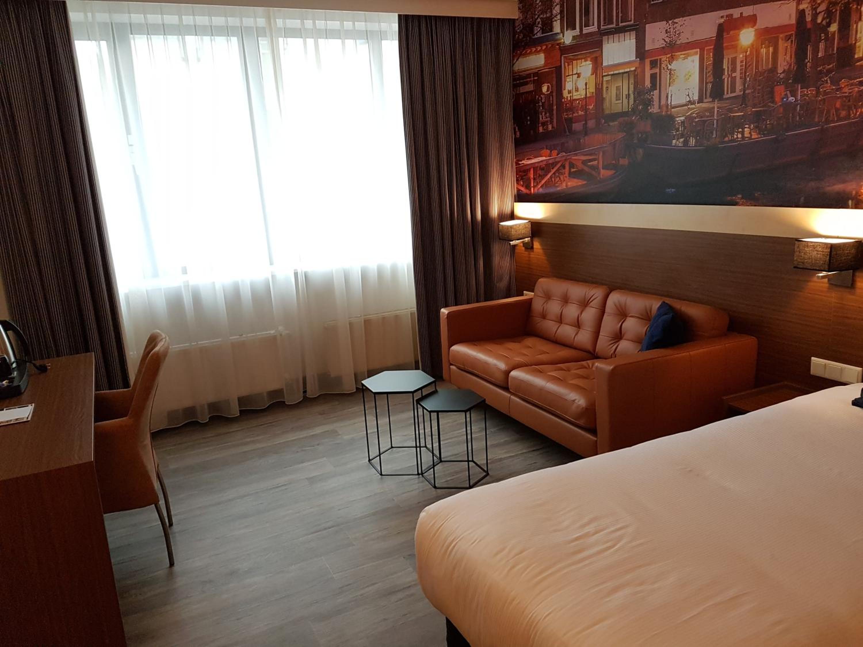 Deluxe Room - Photo 10