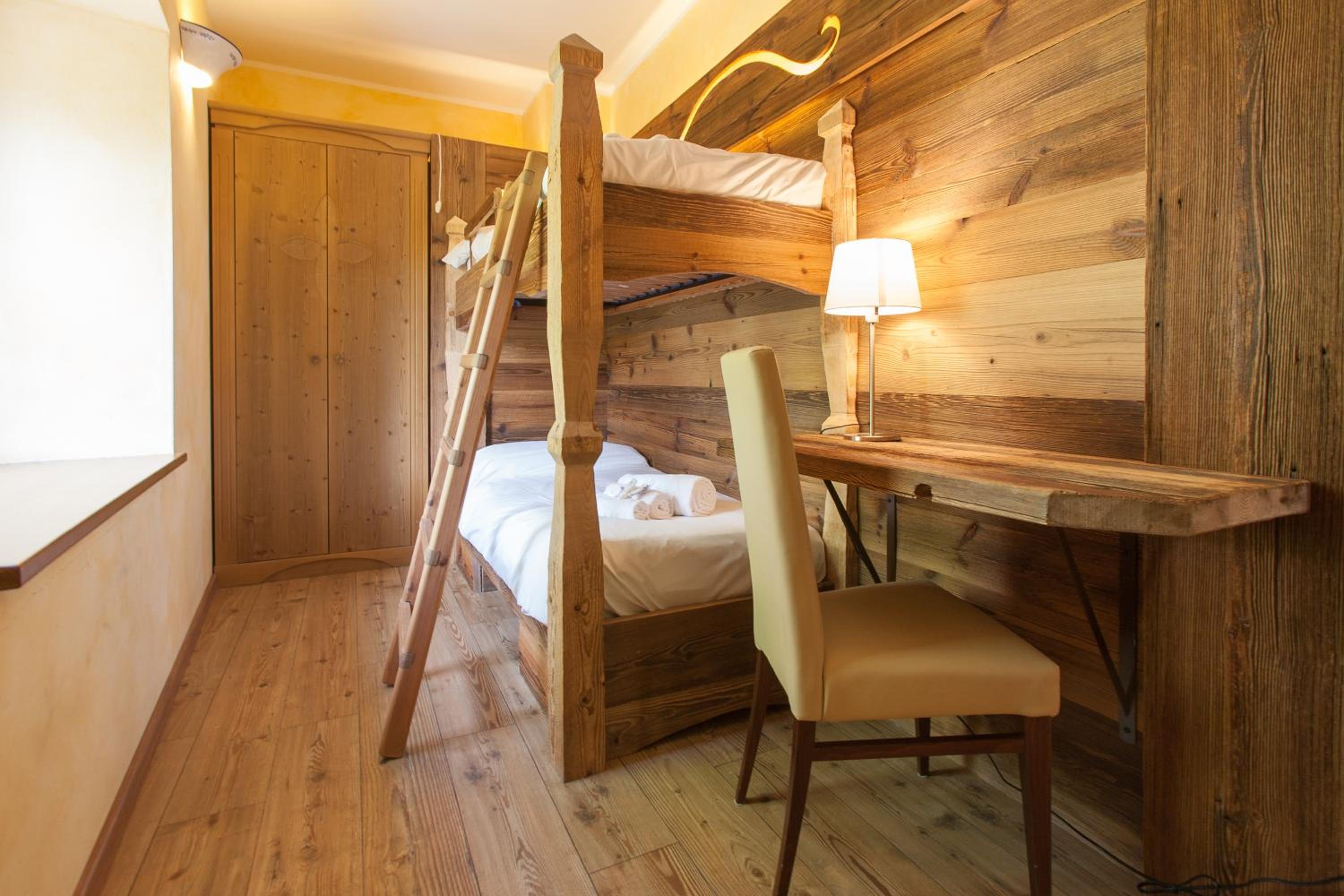 Two-Bedroom Apartment - Photo 4