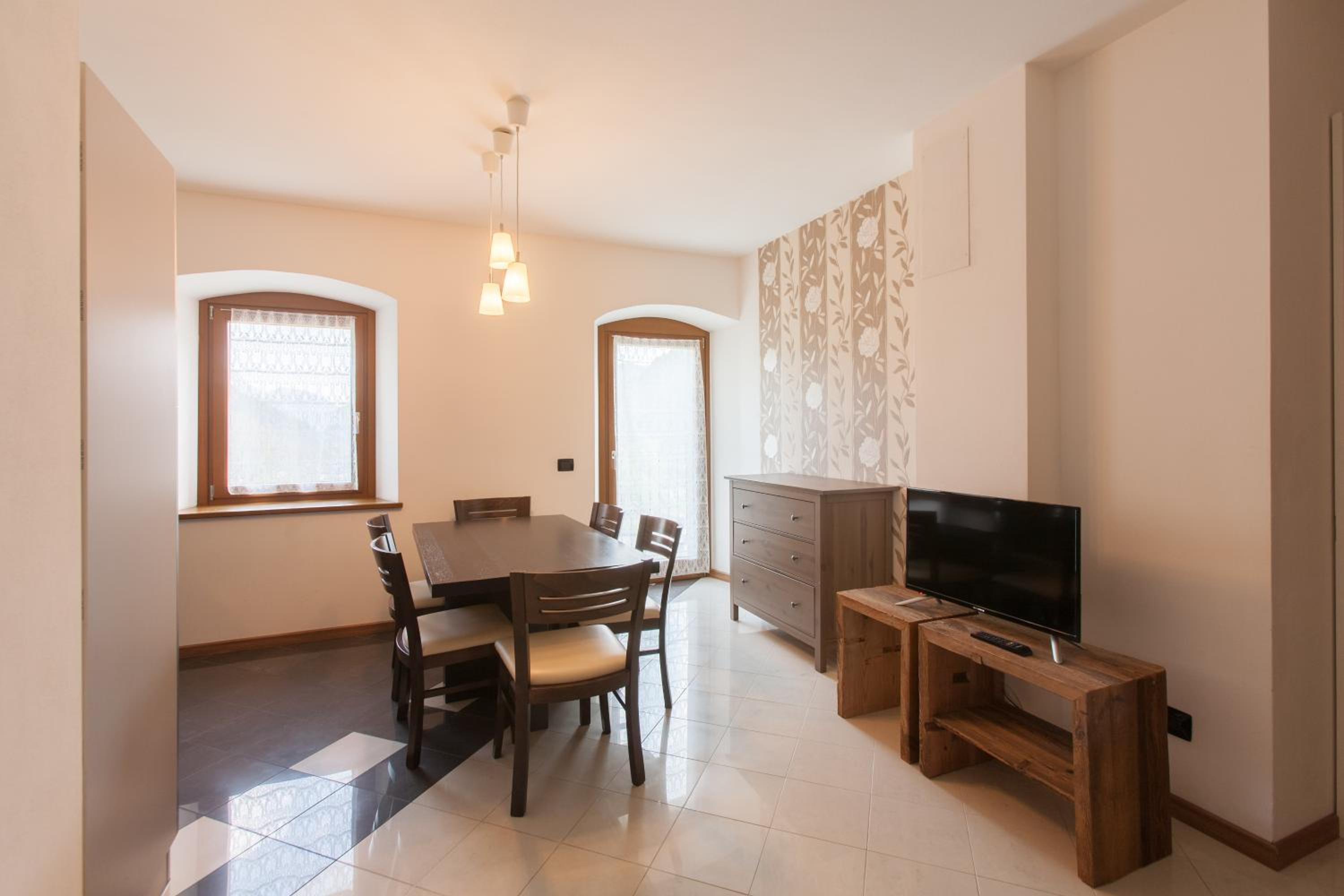 Two-Bedroom Apartment - Photo 2