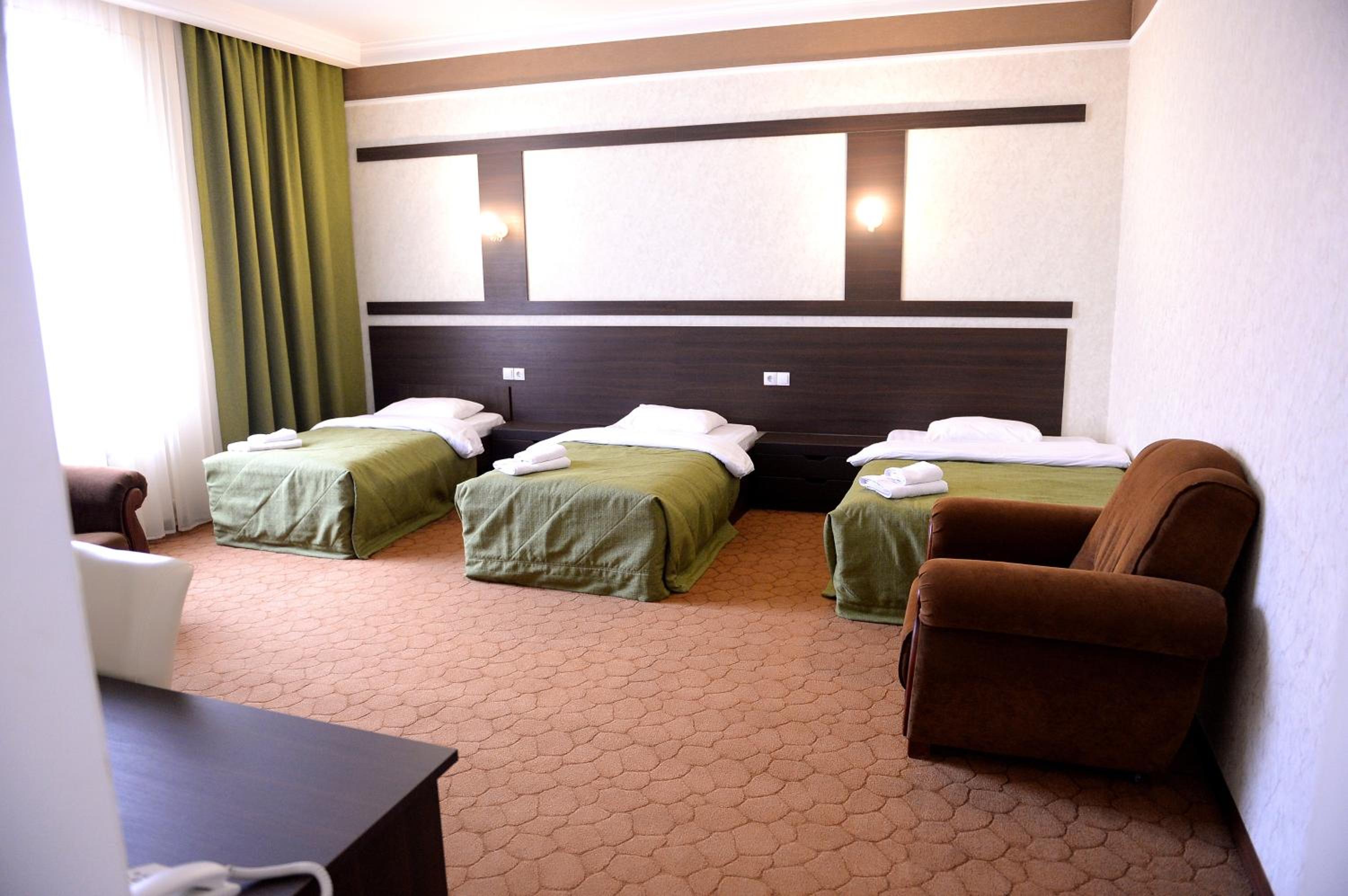 Comfort Triple Room with Shower