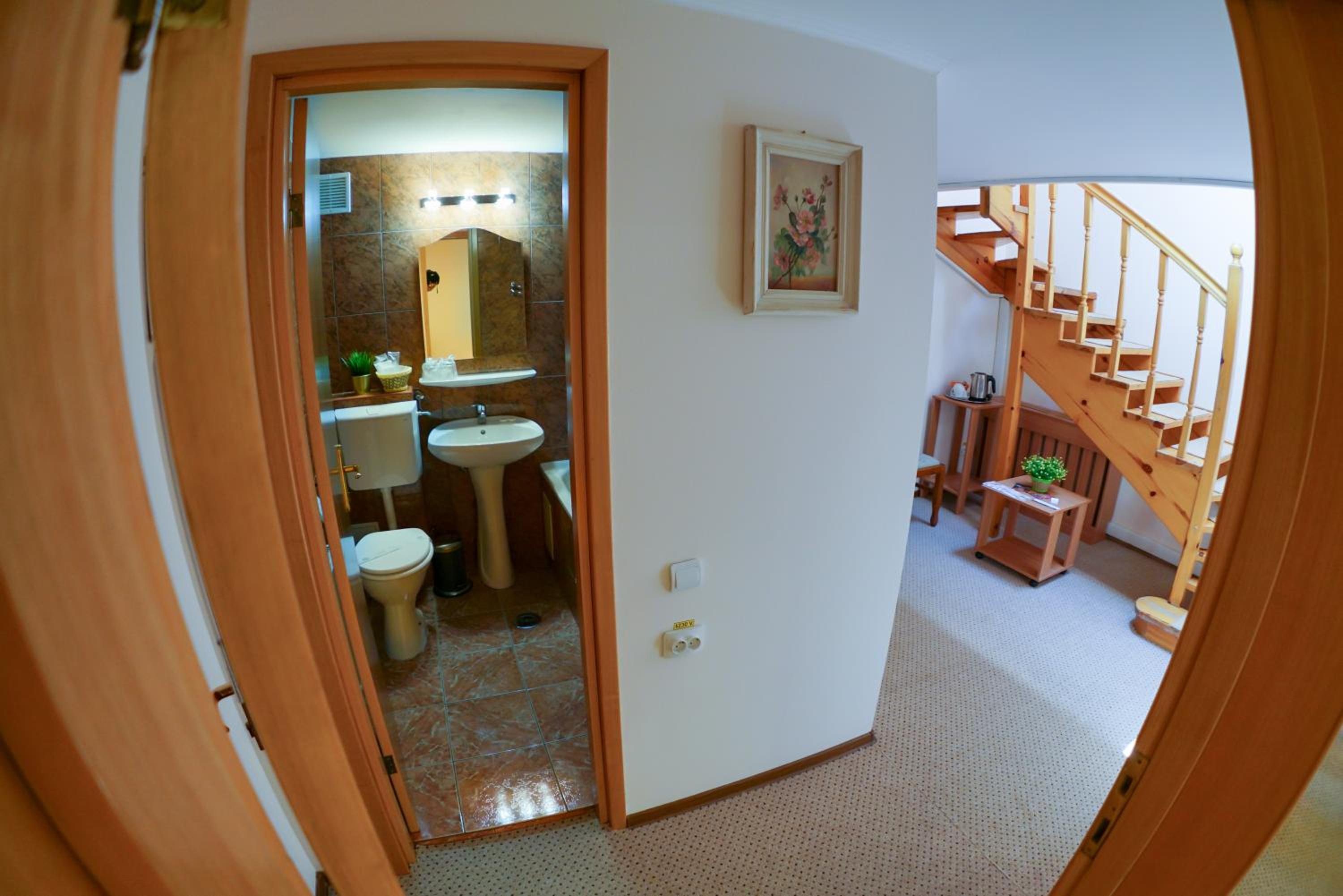 Double or Twin Room - Photo 3