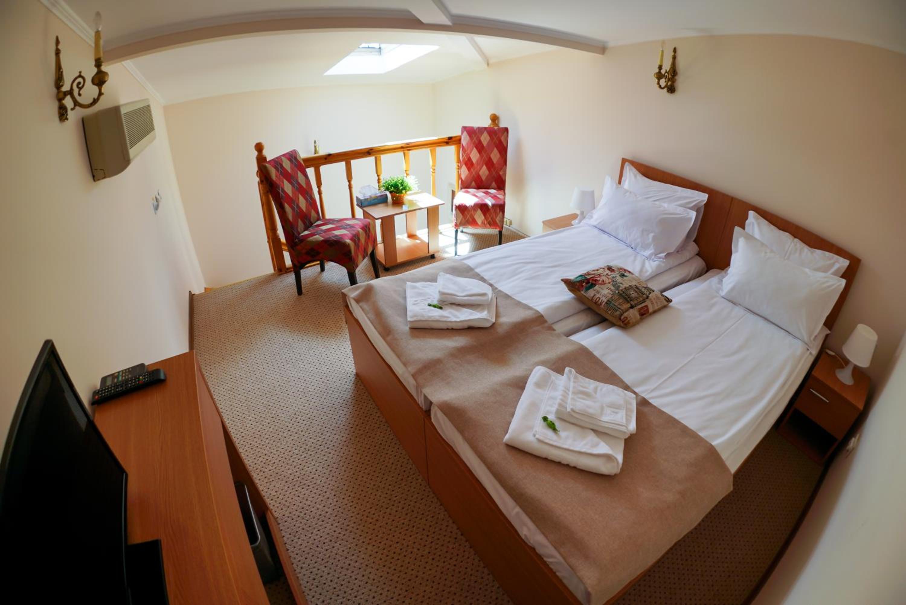 Double or Twin Room - Photo 1