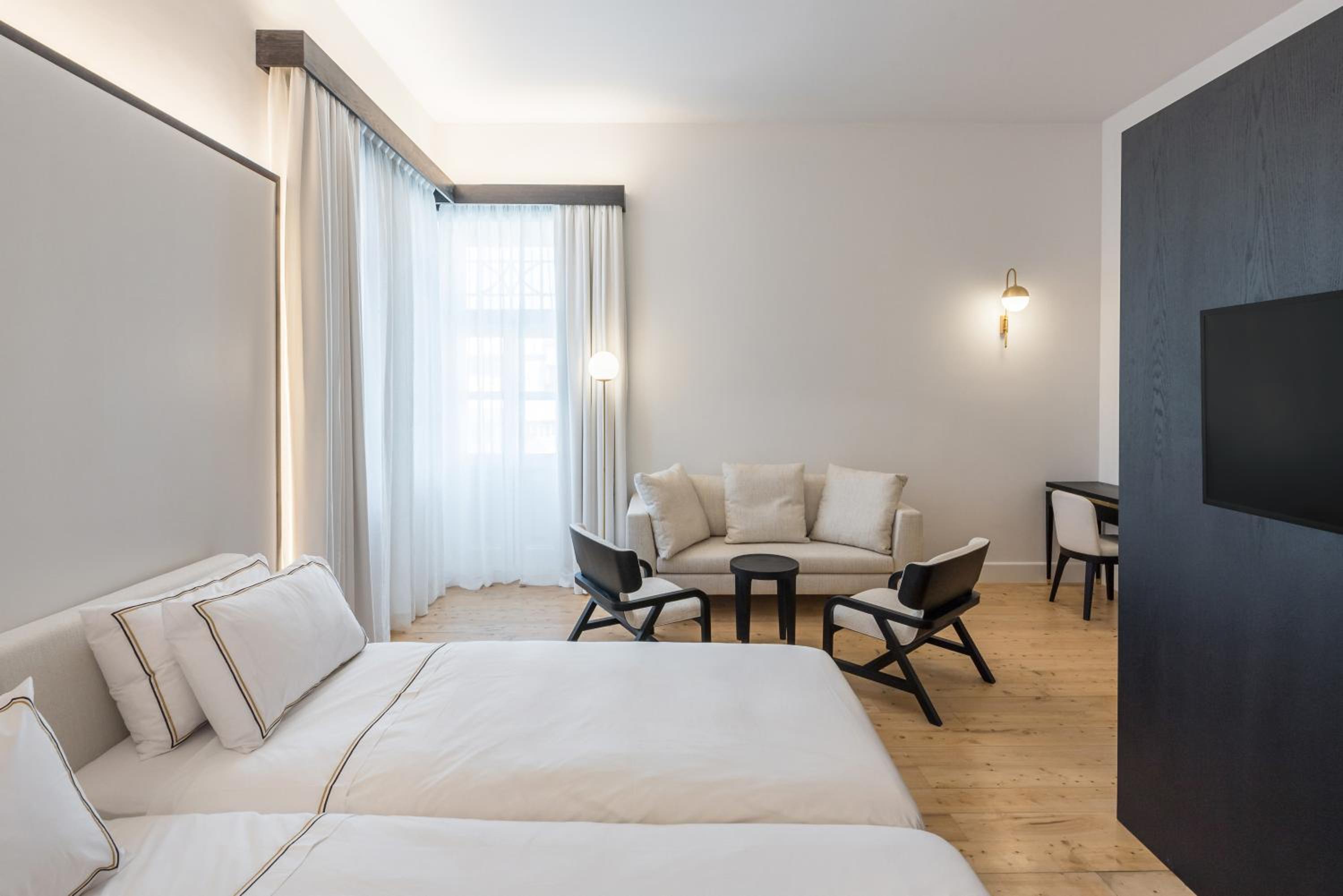 Superior Double or Twin Room - Photo 22