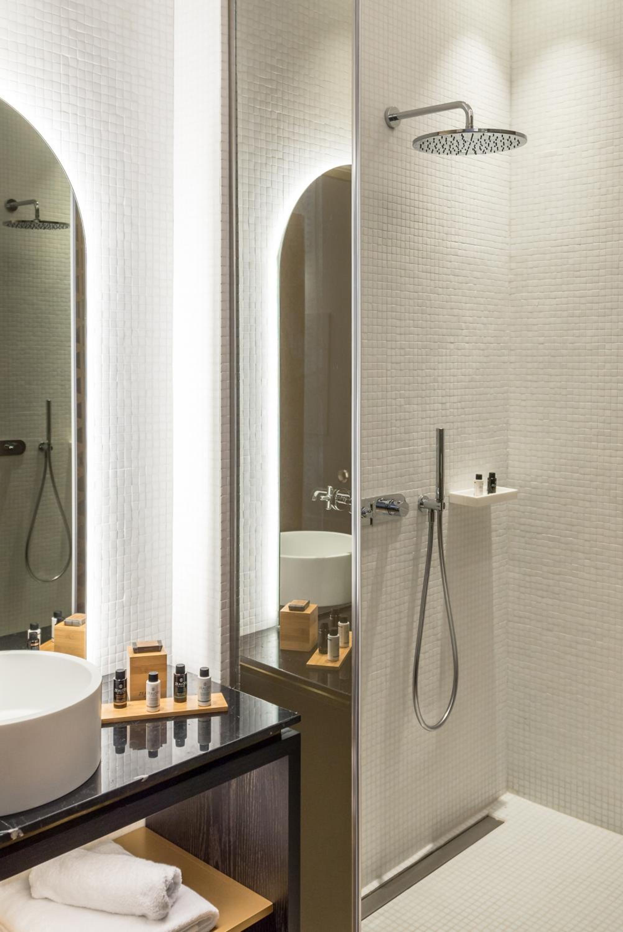 Superior Double or Twin Room - Photo 21
