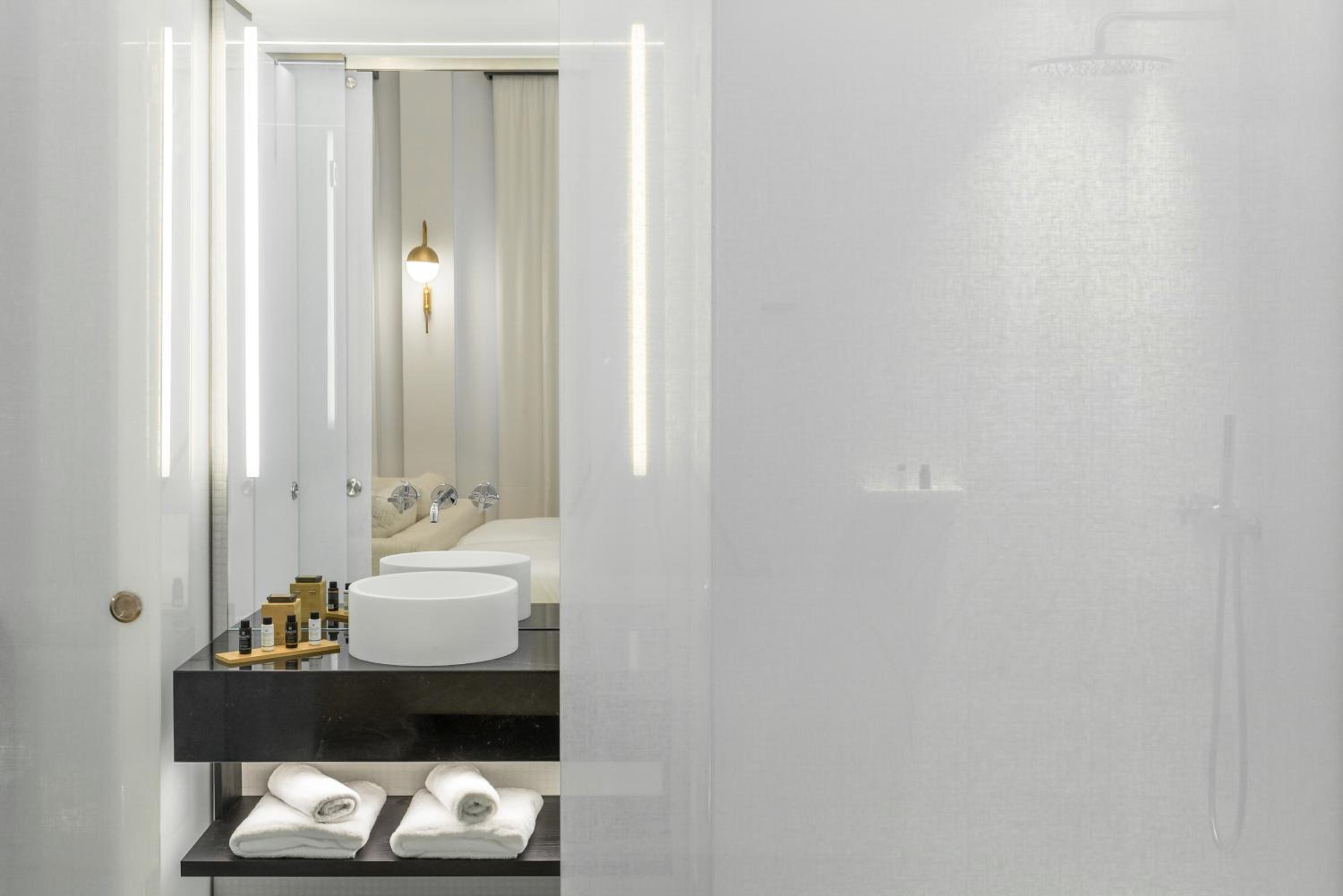 Superior Double or Twin Room - Photo 20