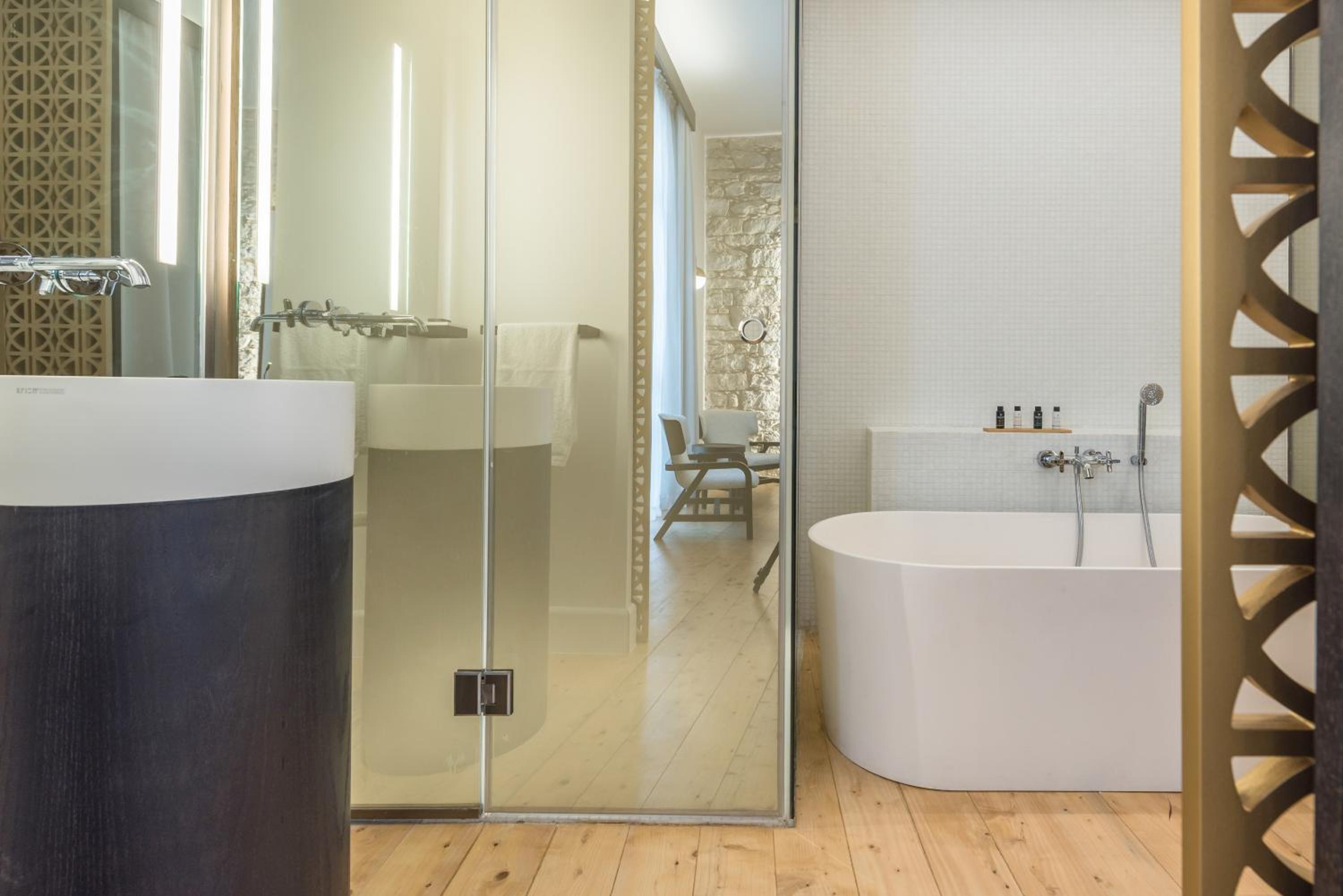 Superior Double or Twin Room - Photo 17