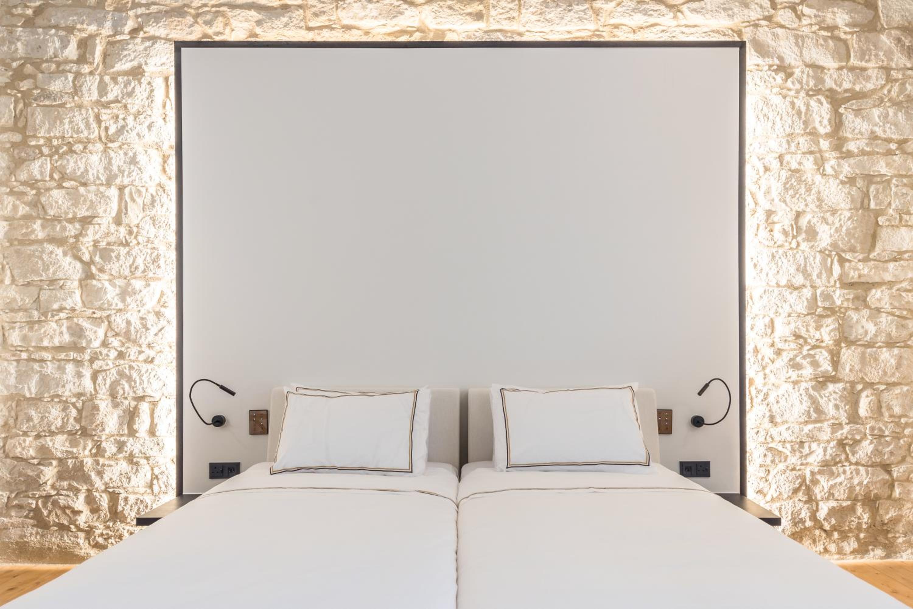 Superior Double or Twin Room - Photo 16