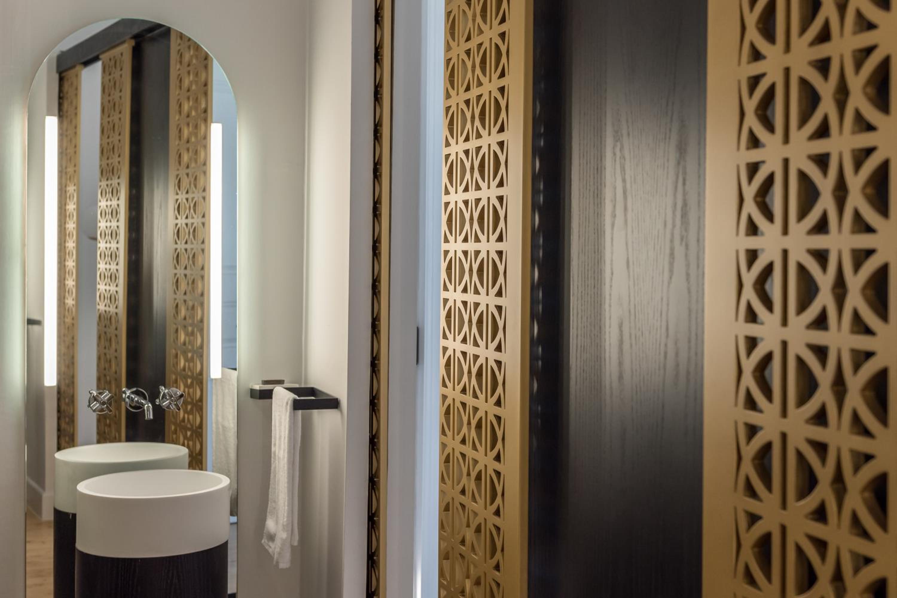 Superior Double or Twin Room - Photo 15