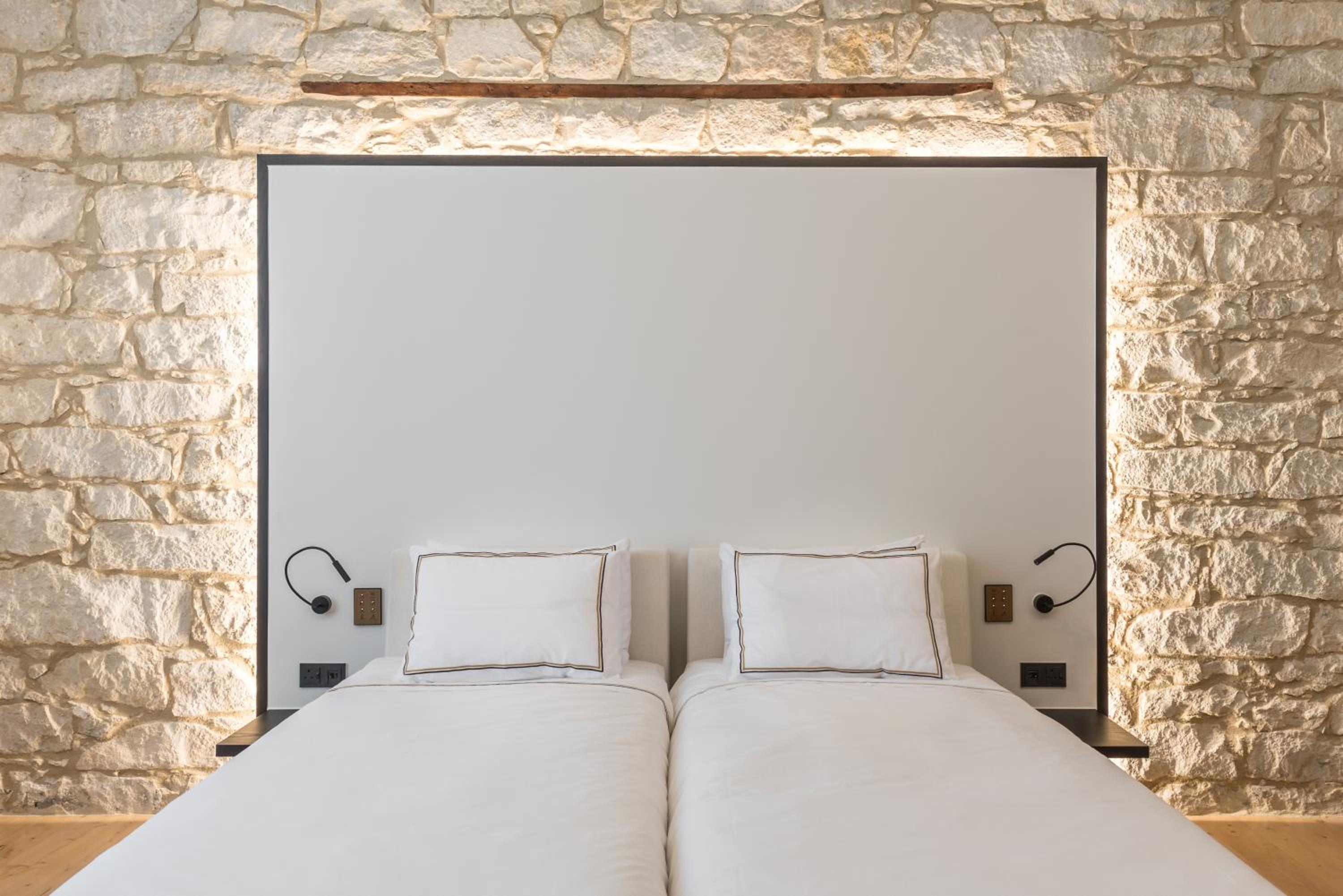 Standard Double or Twin Room - Photo 29