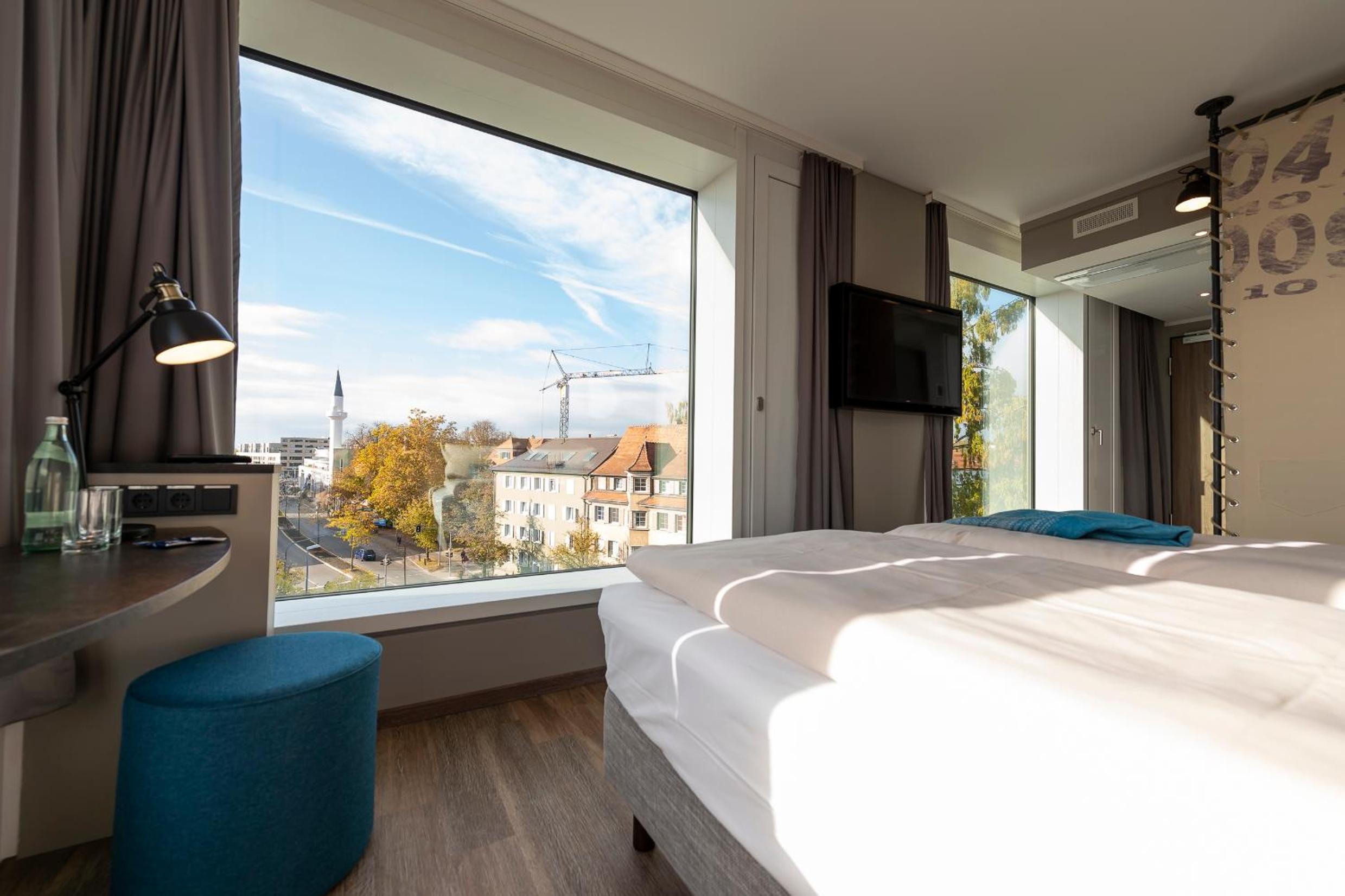 Standard Room with High Floor photo 3