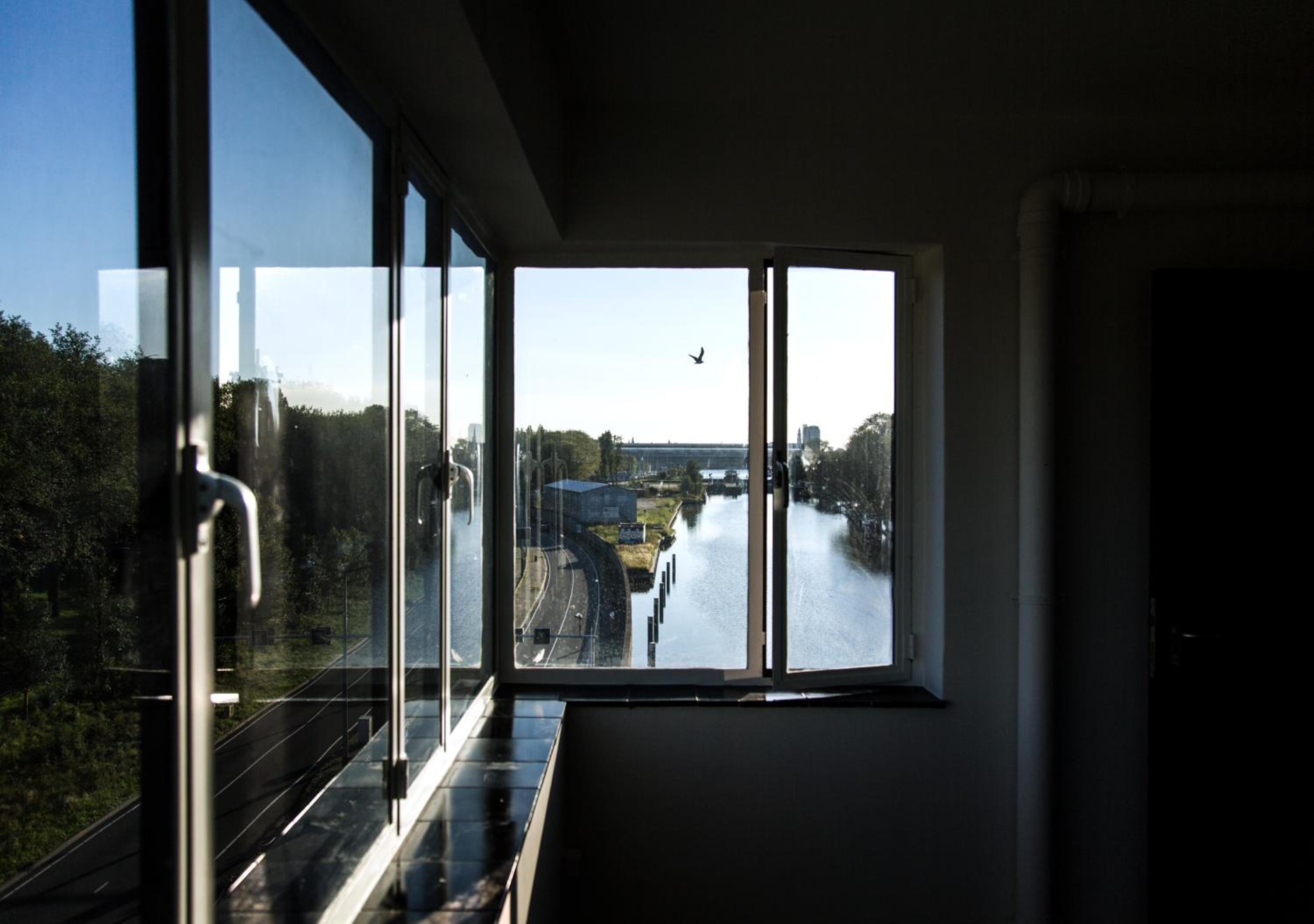 Apartment with Lake View photo 2