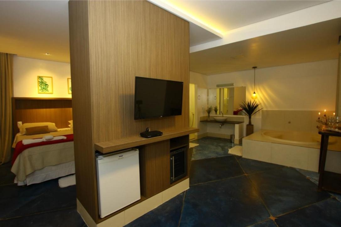 Deluxe Suite with Spa Bath photo 1