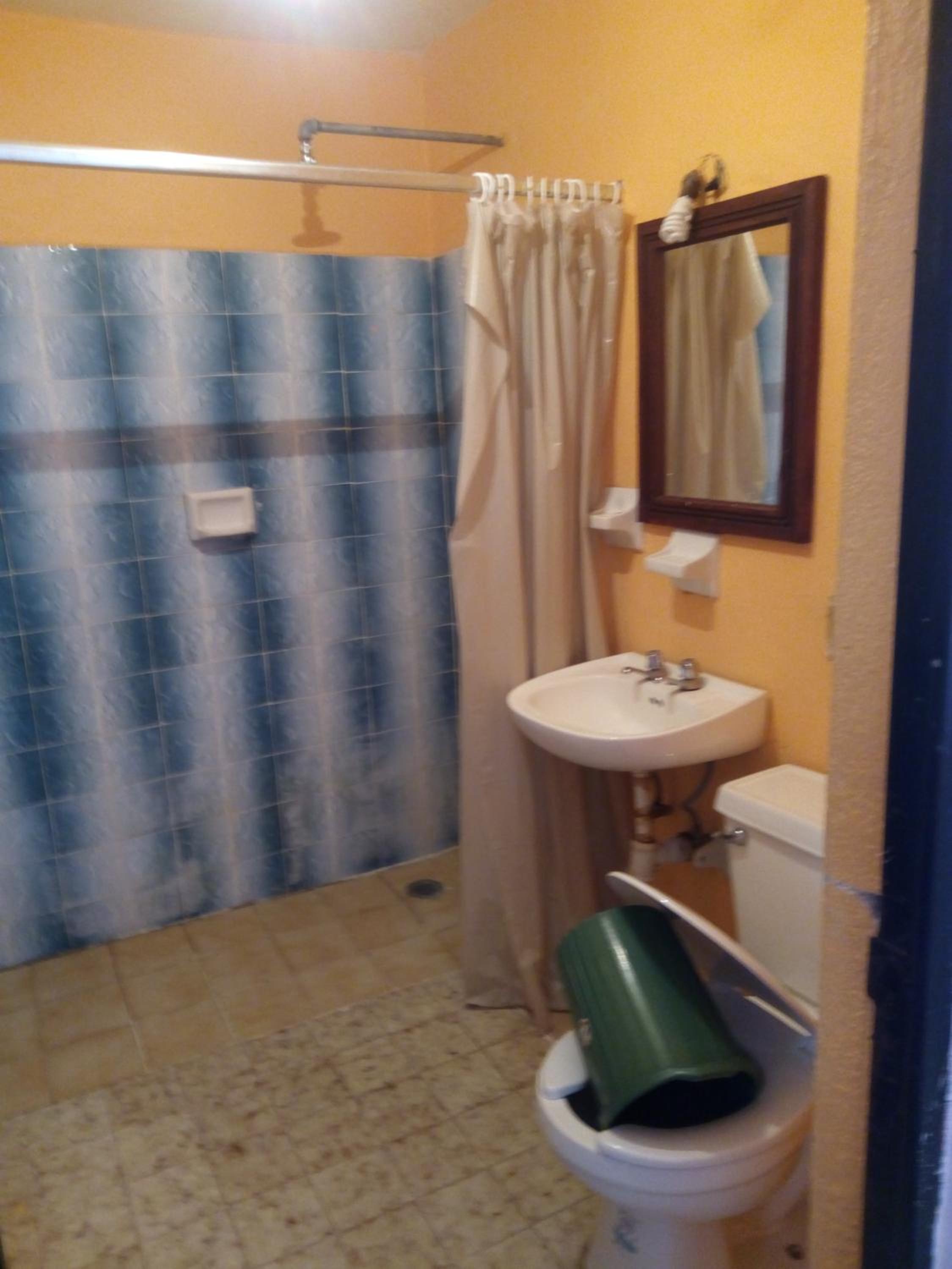Family Room with Private Bathroom photo 2