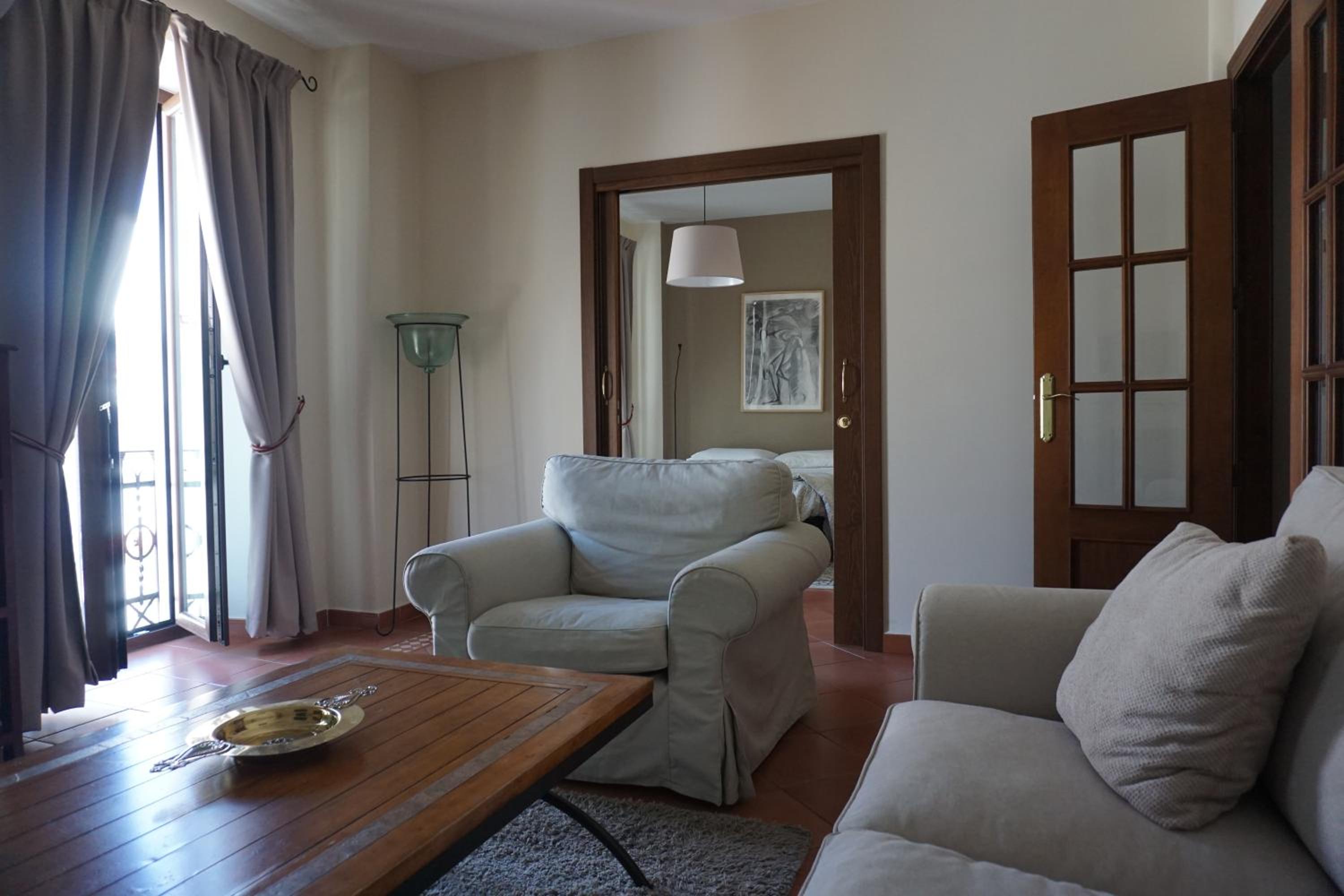 Superior Two-Bedroom Apartment - Photo 2