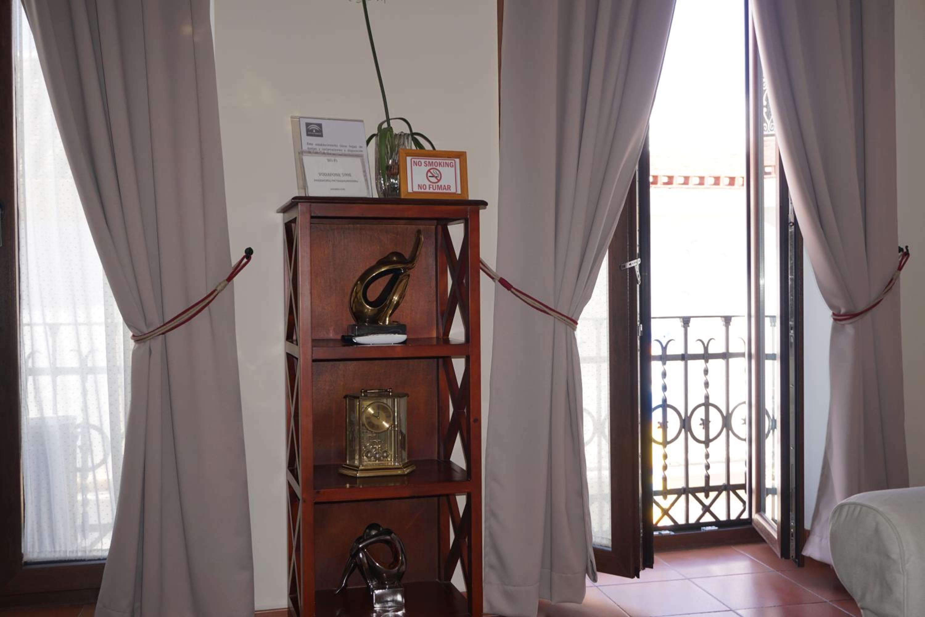 Superior Two-Bedroom Apartment - Photo 6