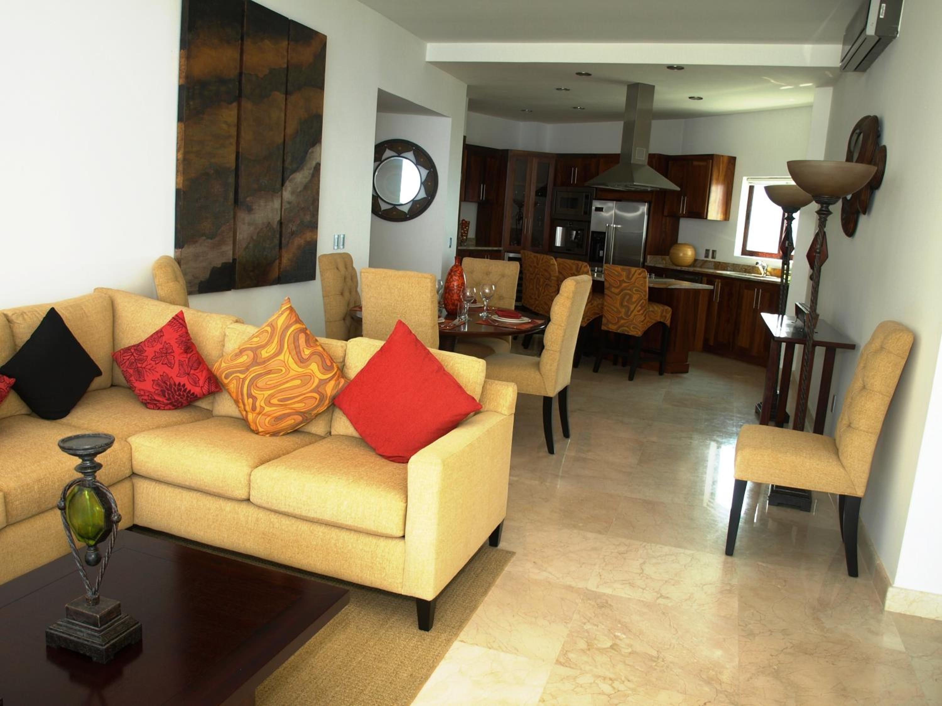 One-Bedroom Suite photo 2