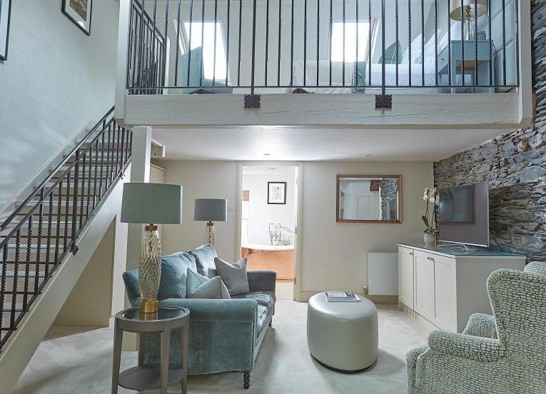 Suite - Photo 7