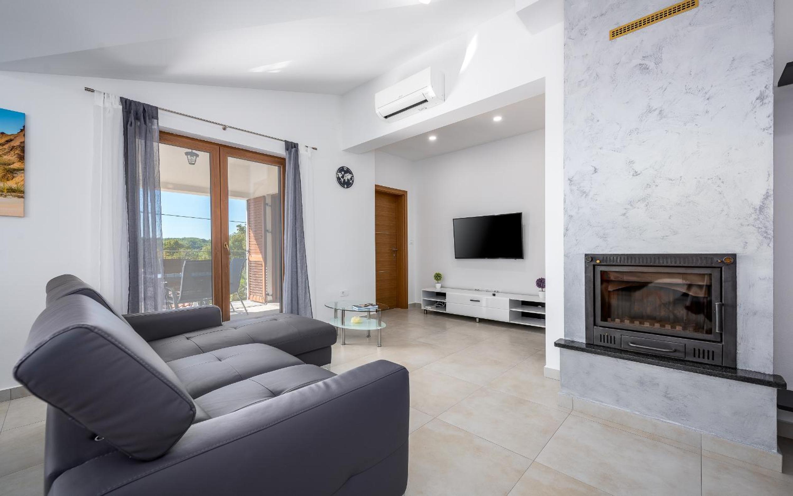 Villa photo 1