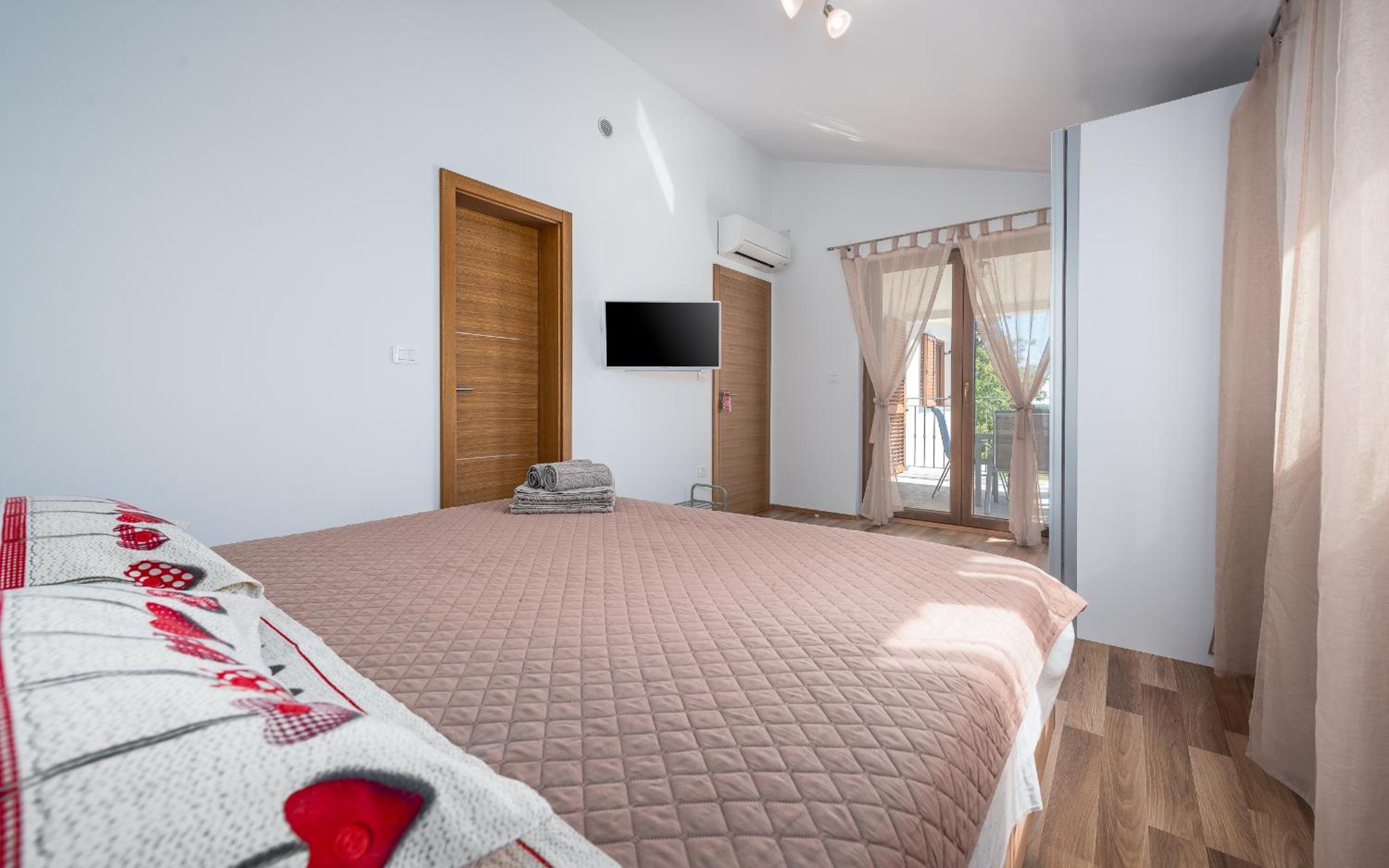 Villa photo 2