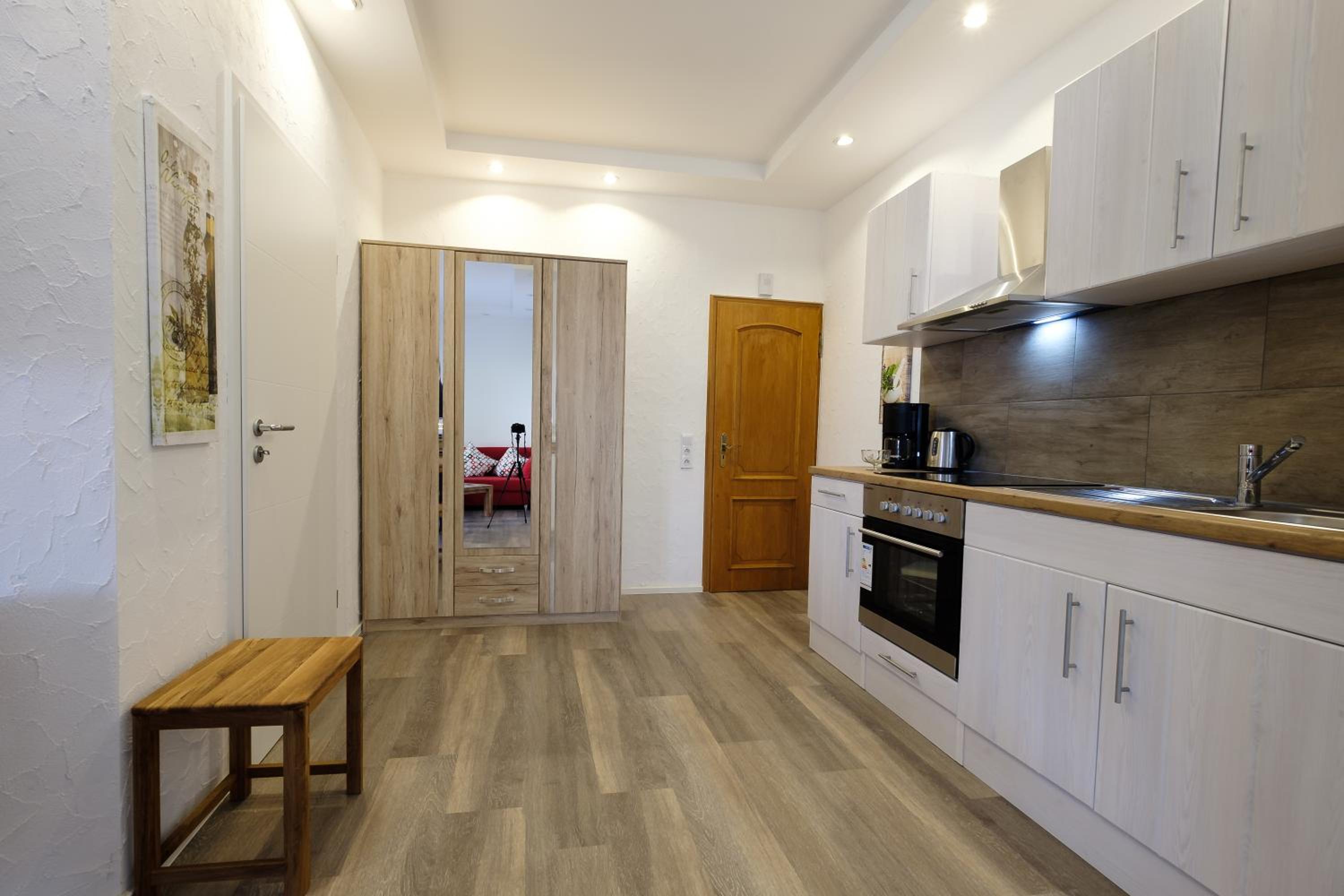 One-Bedroom Apartment with Terrace - Photo 16