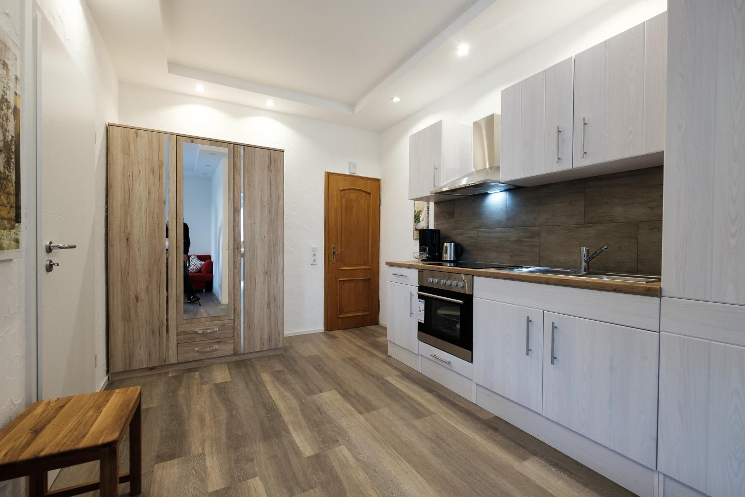 One-Bedroom Apartment with Terrace - Photo 15