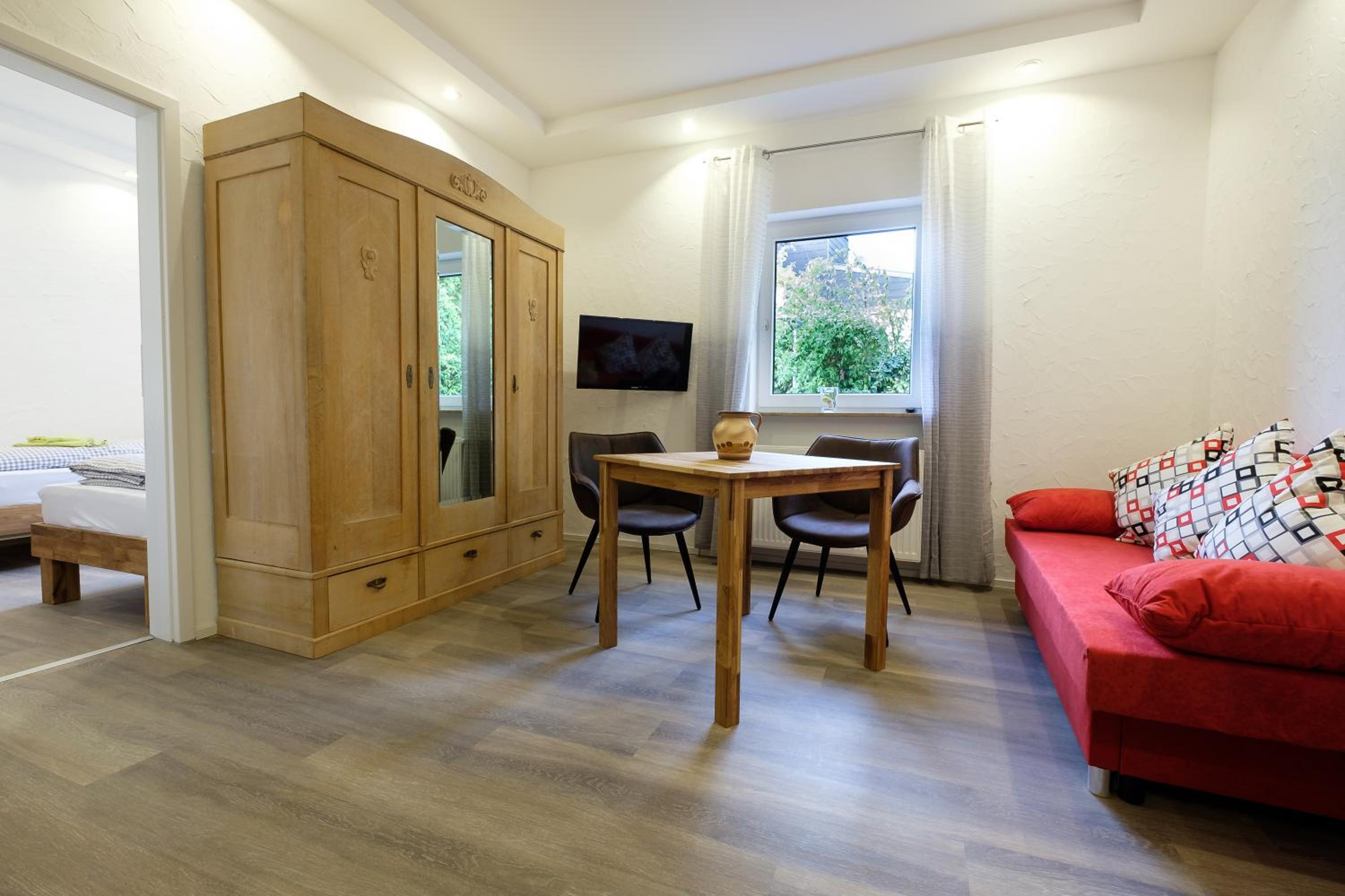 One-Bedroom Apartment - Photo 6