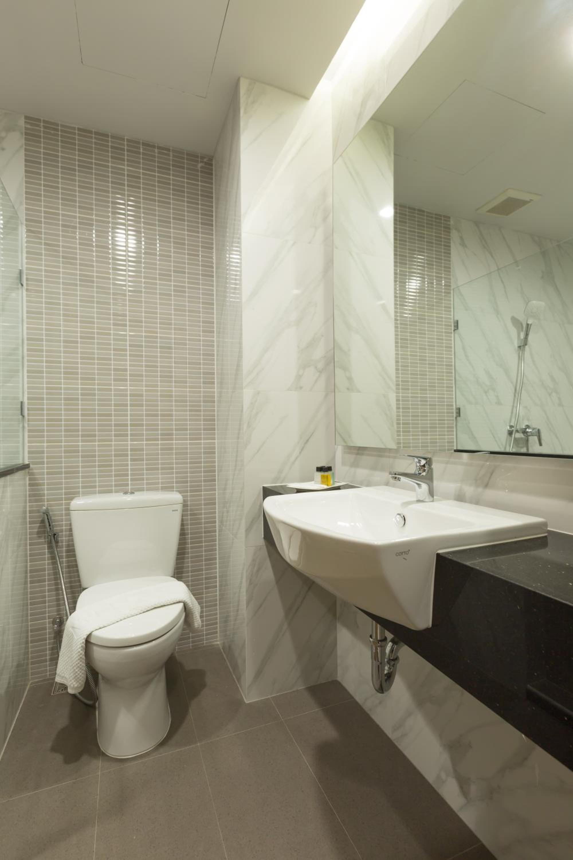 Deluxe Twin Room - Photo 2