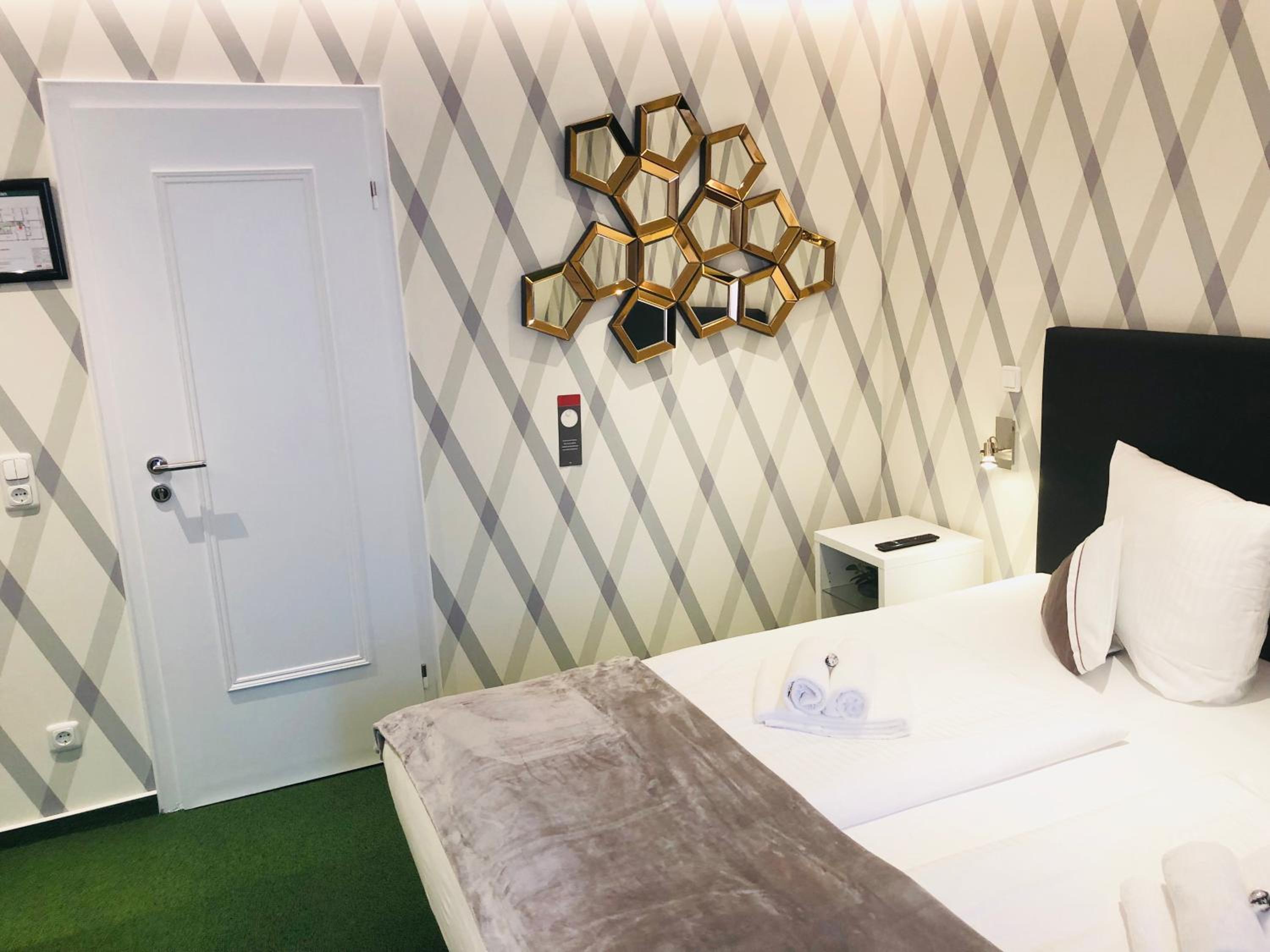 Executive Double Room - Photo 8