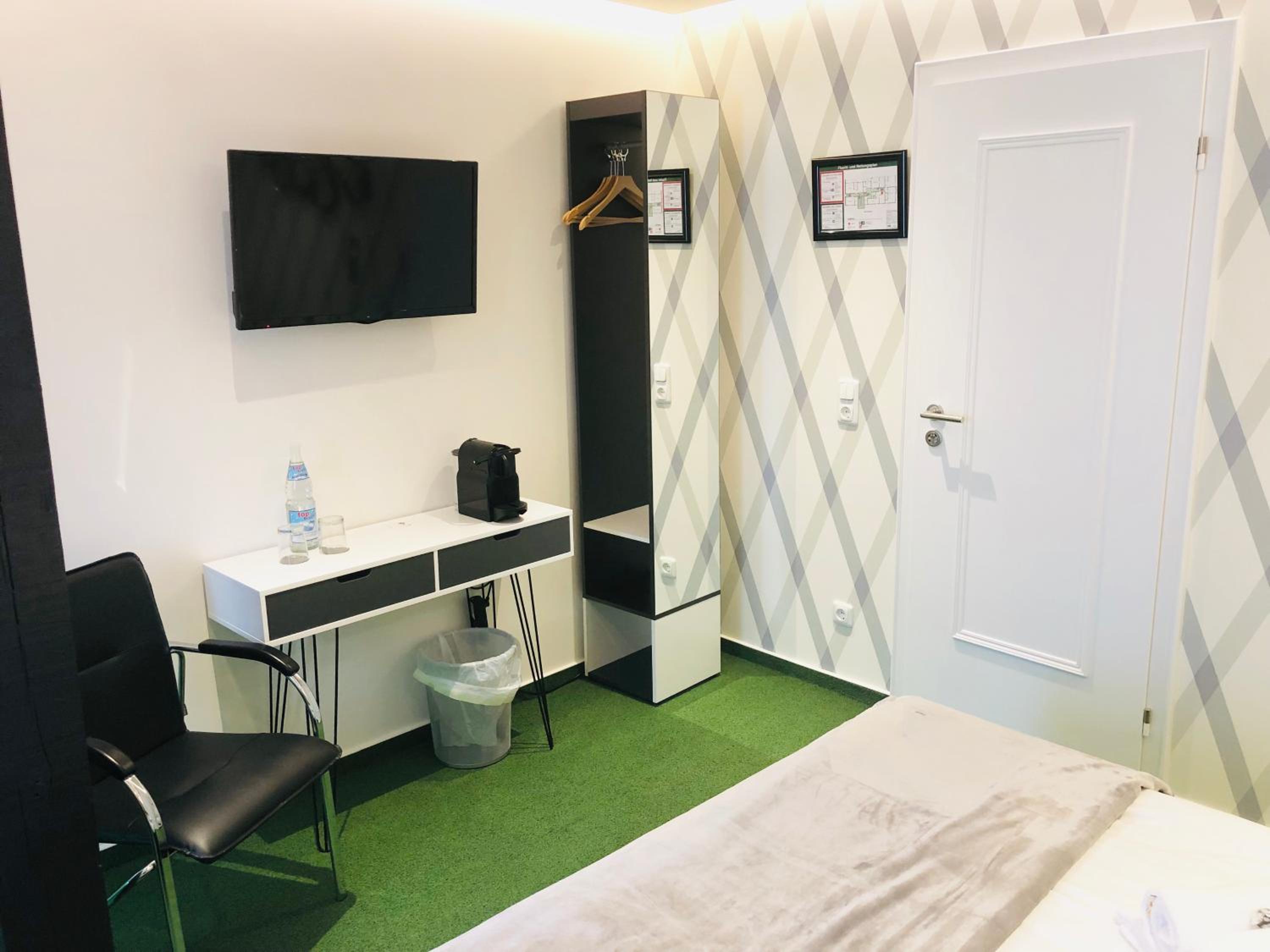 Executive Double Room - Photo 9