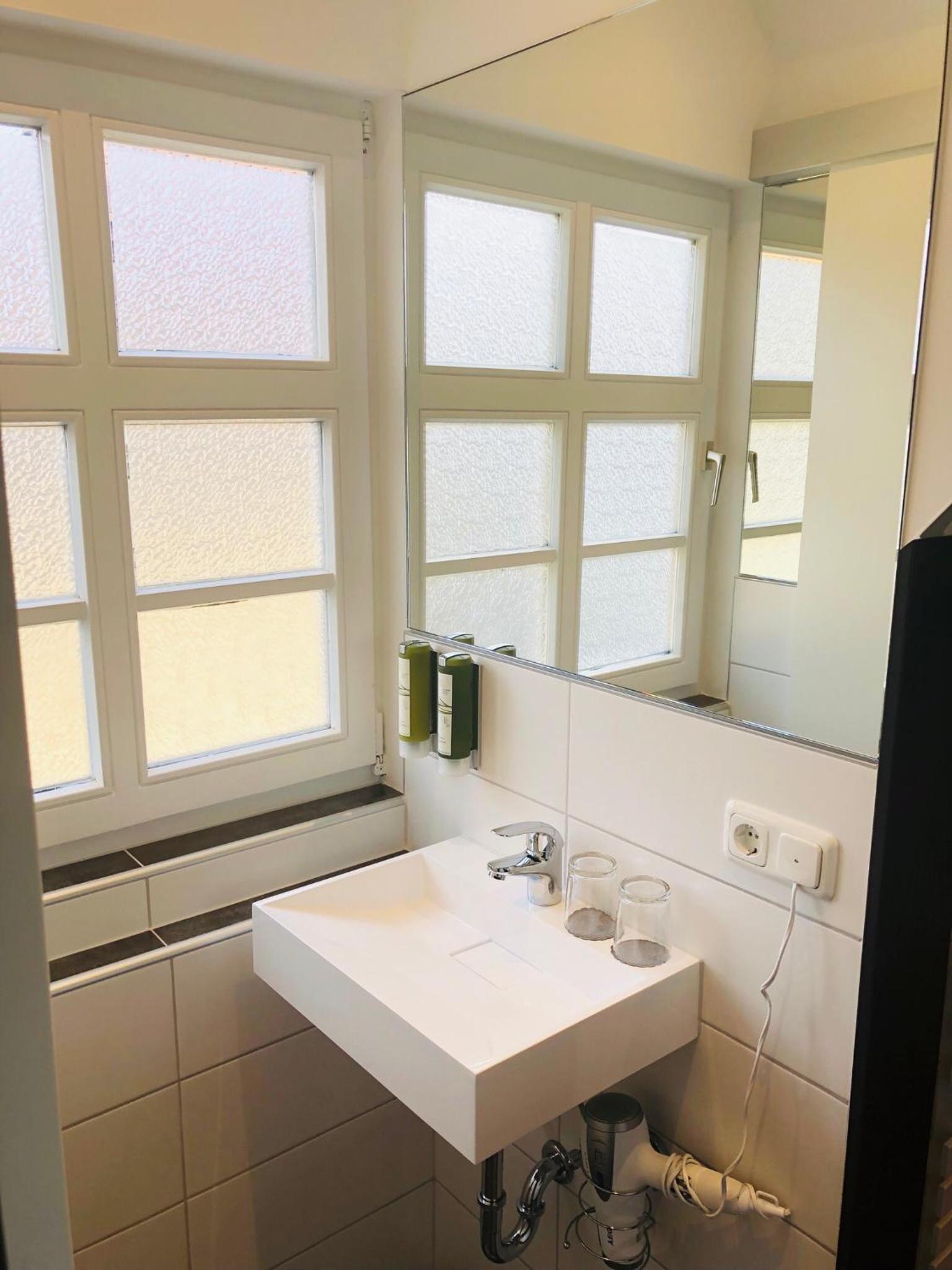 Executive Double Room - Photo 11