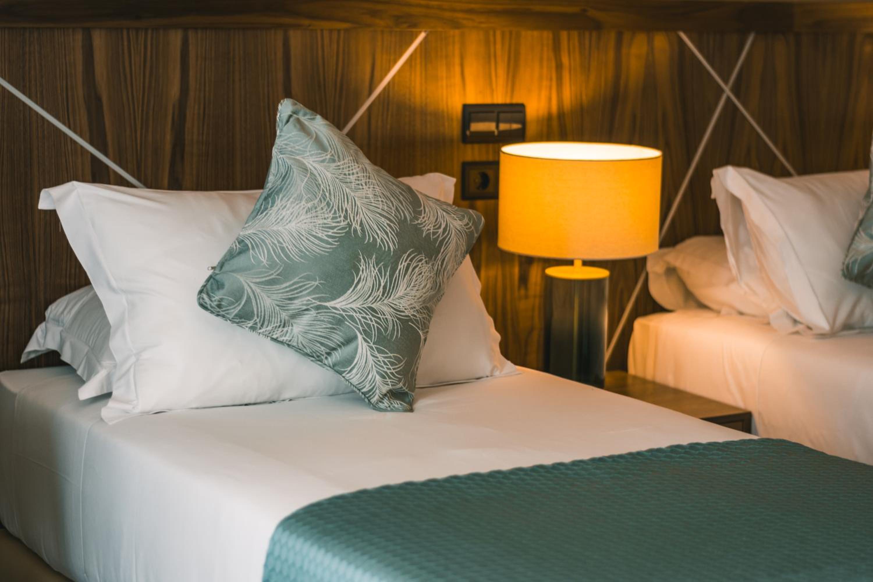 Large Double or Twin Room - Photo 4